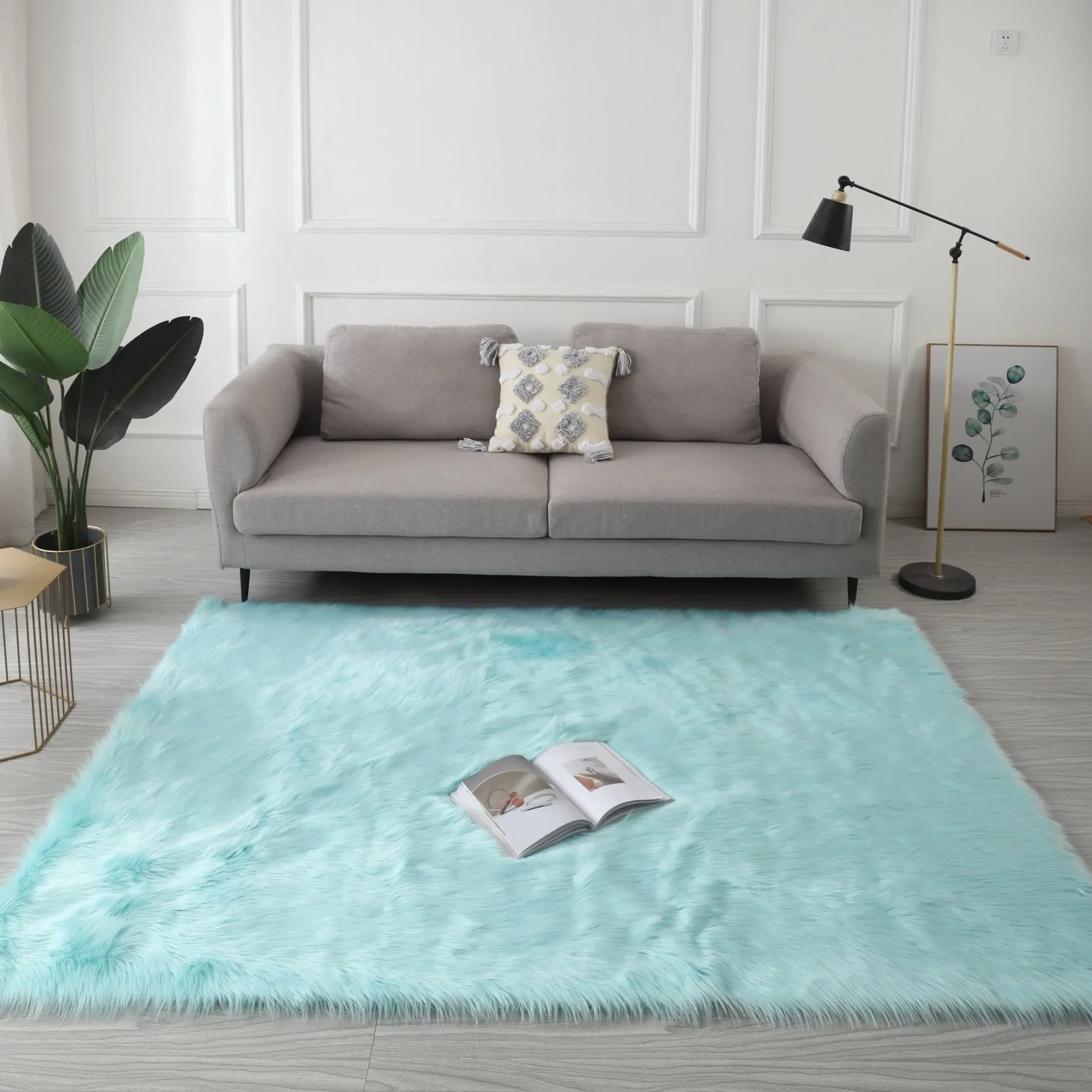 84 in L Ultra Soft Fluffy Faux Fur Sheepskin Area Rug - 6' x 7'