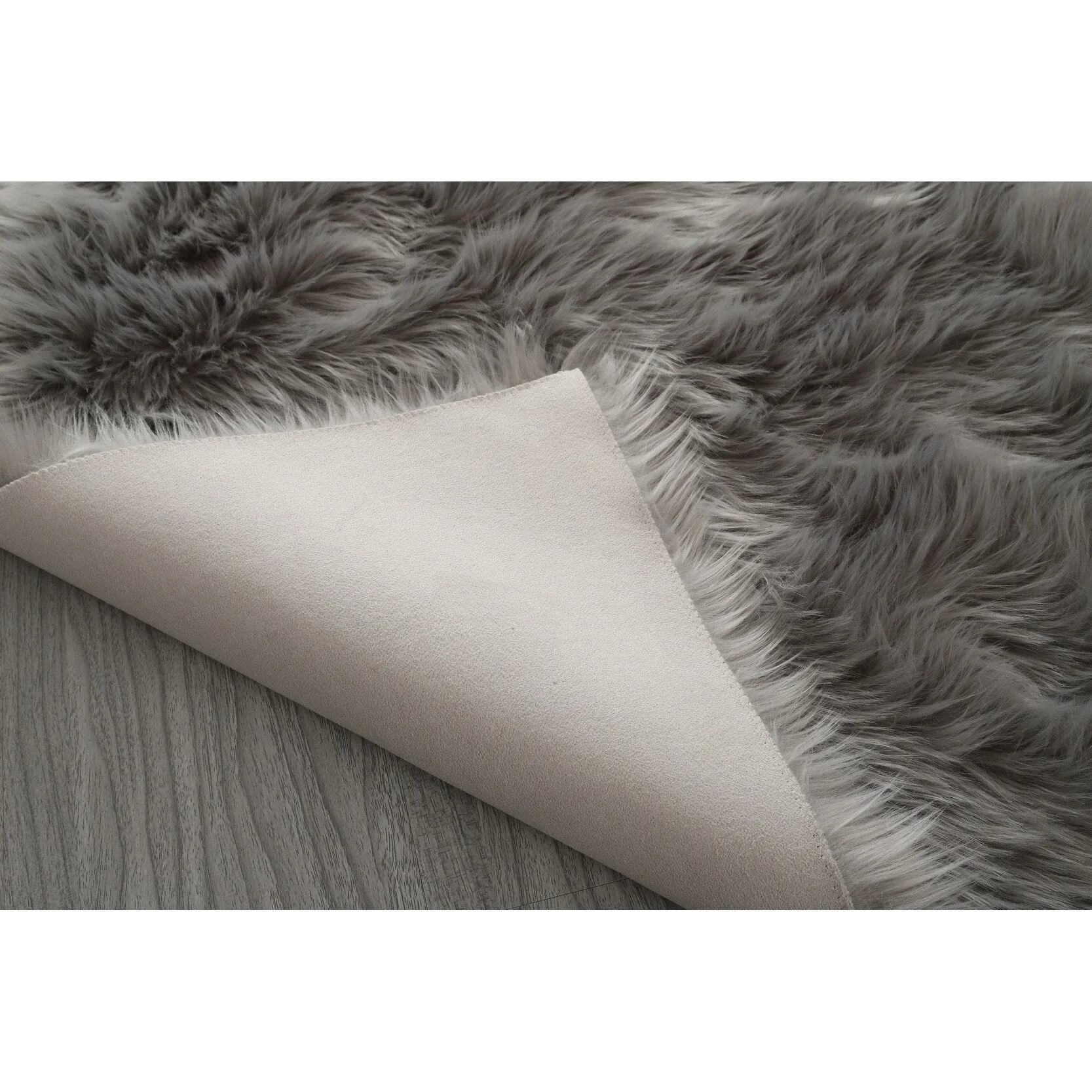 84 in L Ultra Soft Fluffy Faux Fur Sheepskin Area Rug - 6' x 7'