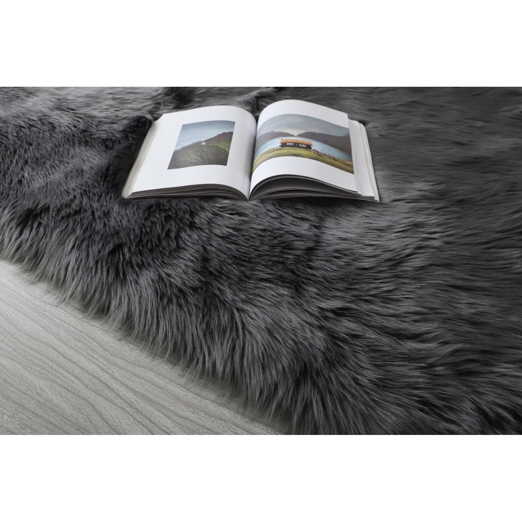 84 in L Ultra Soft Fluffy Faux Fur Sheepskin Area Rug - 6' x 7'