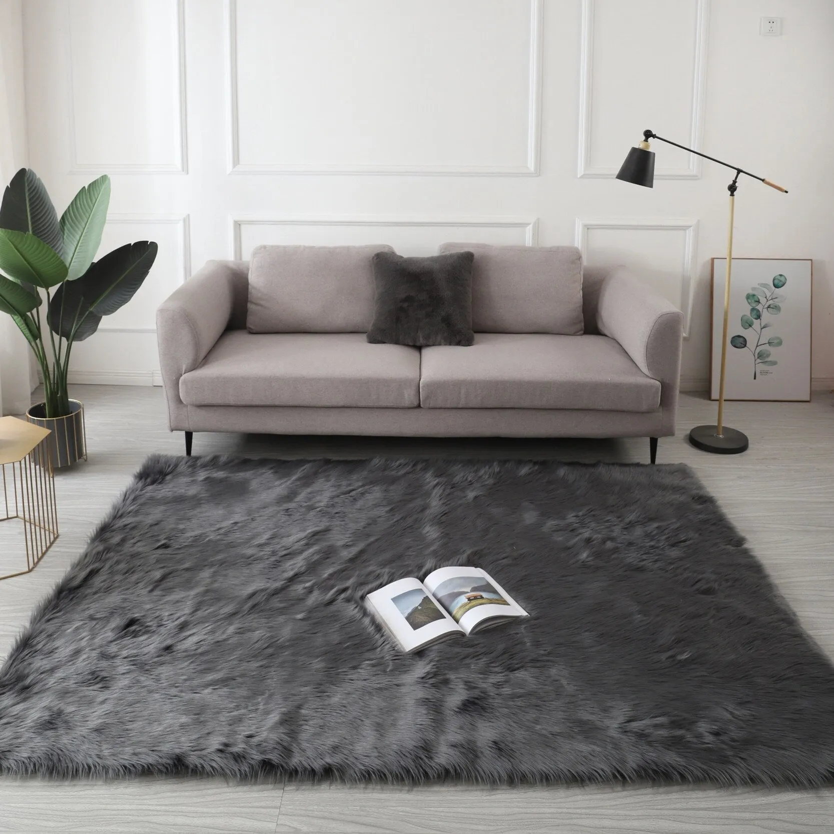 84 in L Ultra Soft Fluffy Faux Fur Sheepskin Area Rug - 6' x 7'