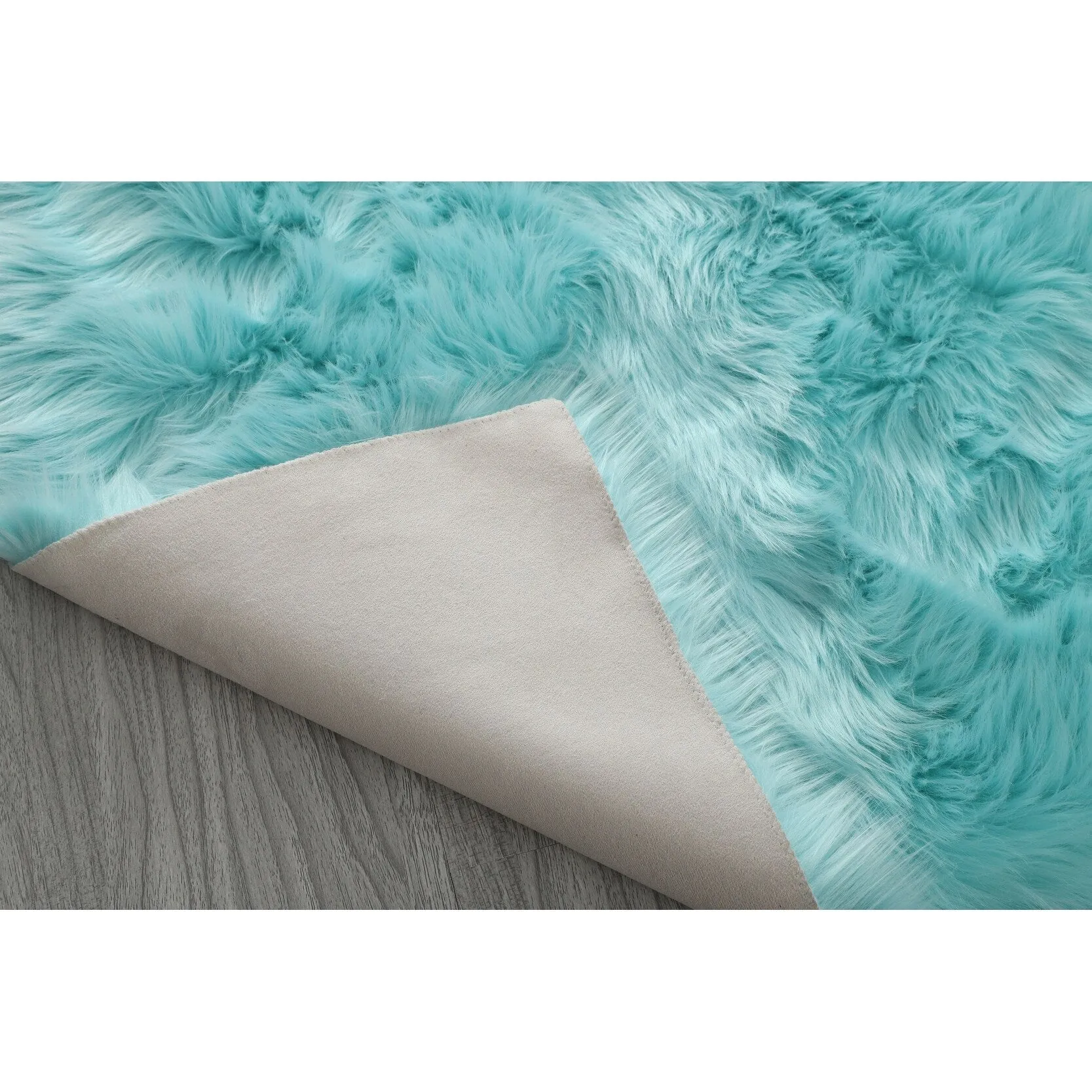 84 in L Ultra Soft Fluffy Faux Fur Sheepskin Area Rug - 6' x 7'