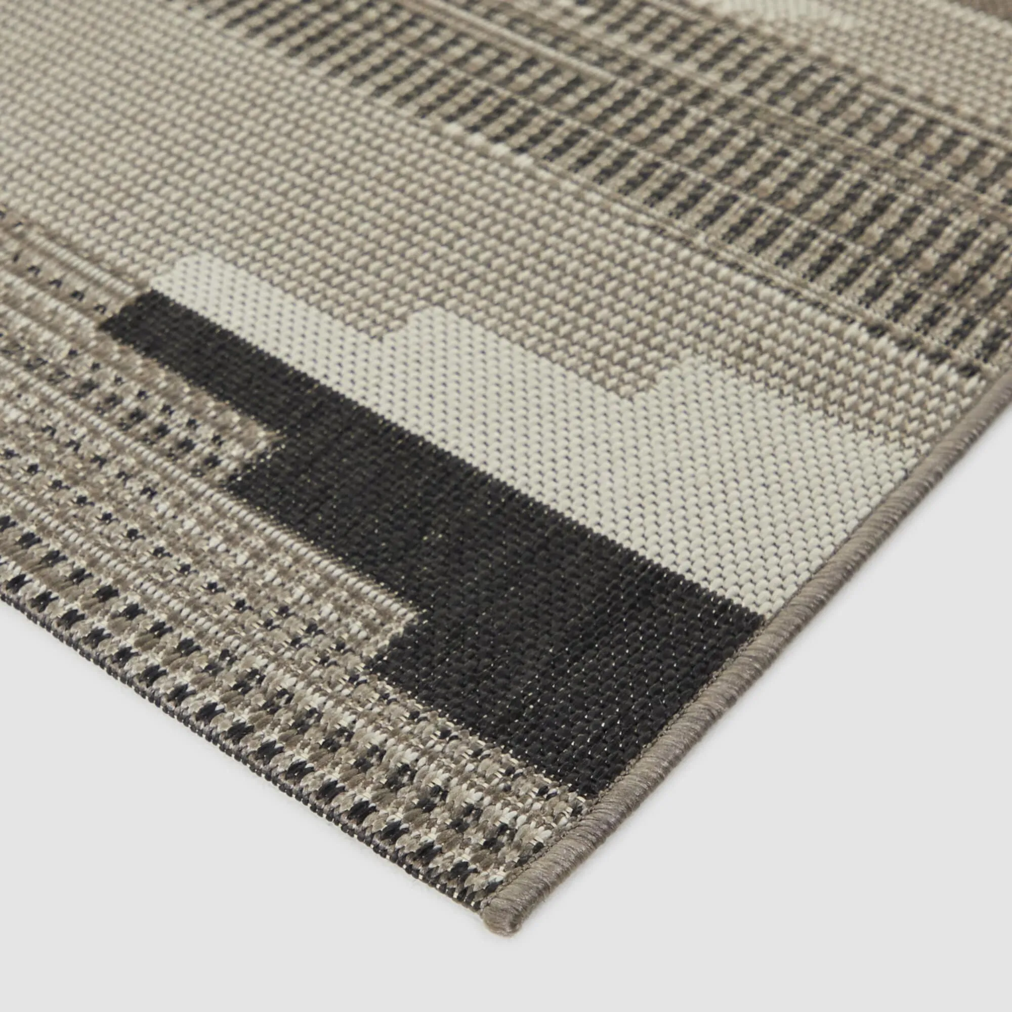 Adan Diamond Indoor/Outdoor Area Rug