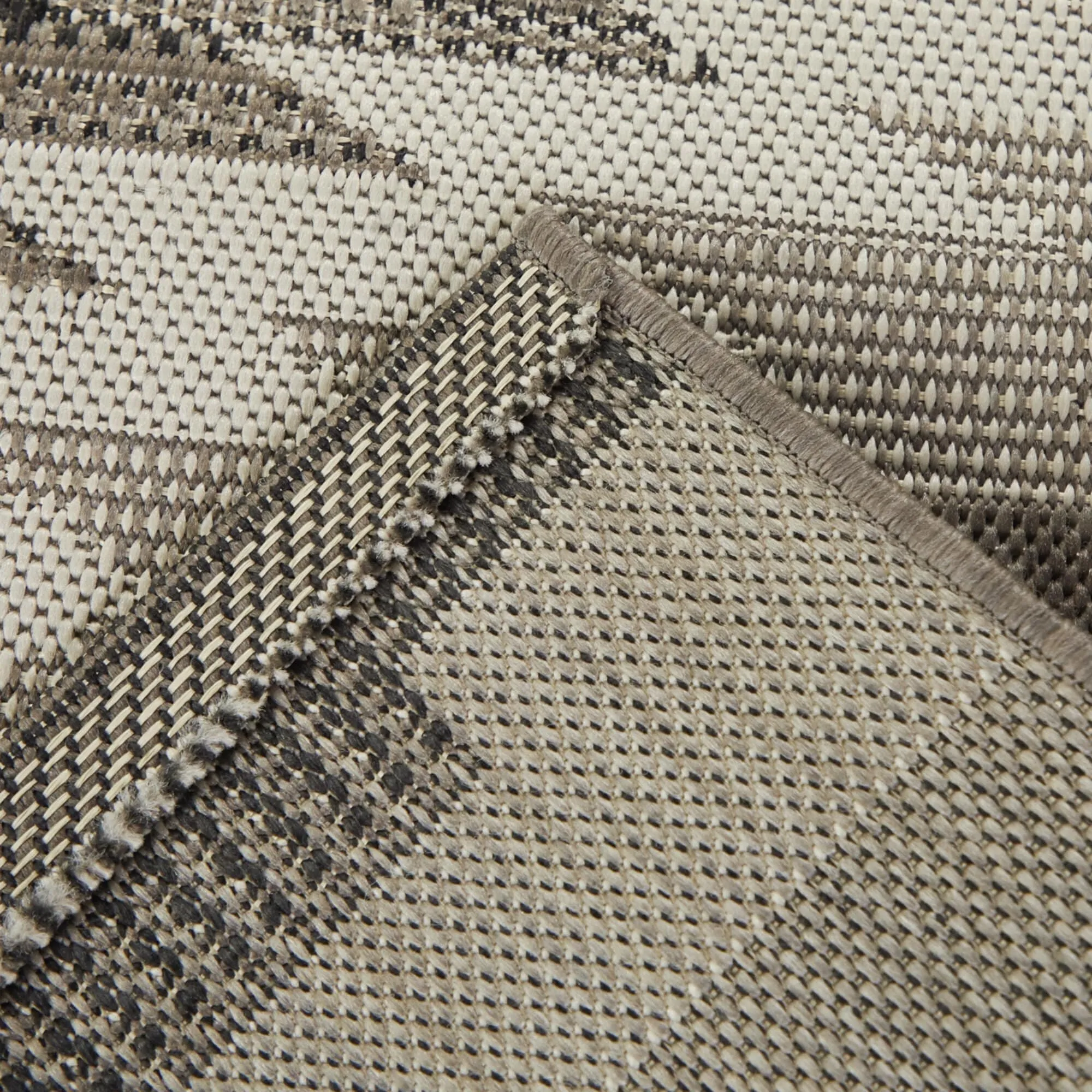 Adan Diamond Indoor/Outdoor Area Rug