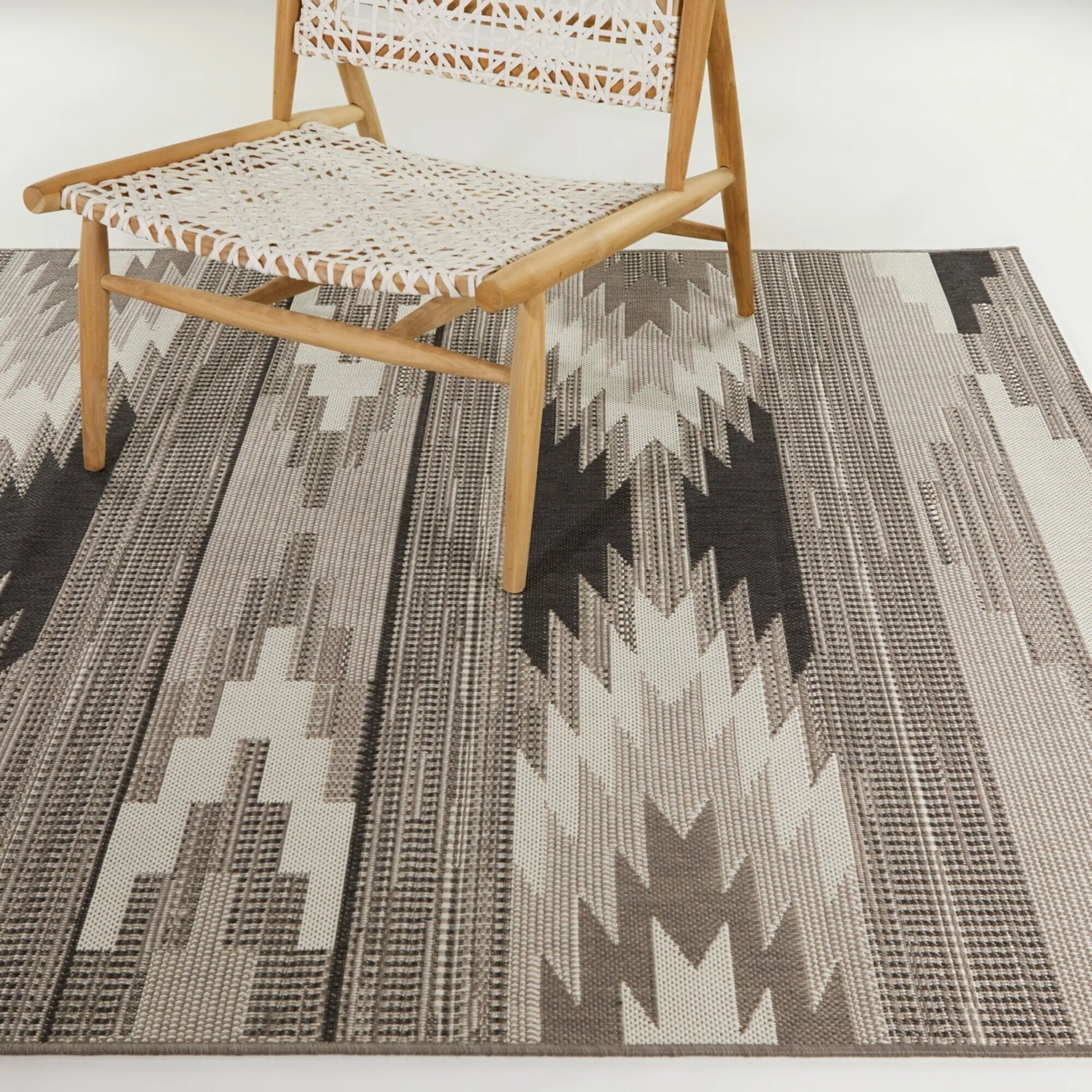 Adan Diamond Indoor/Outdoor Area Rug
