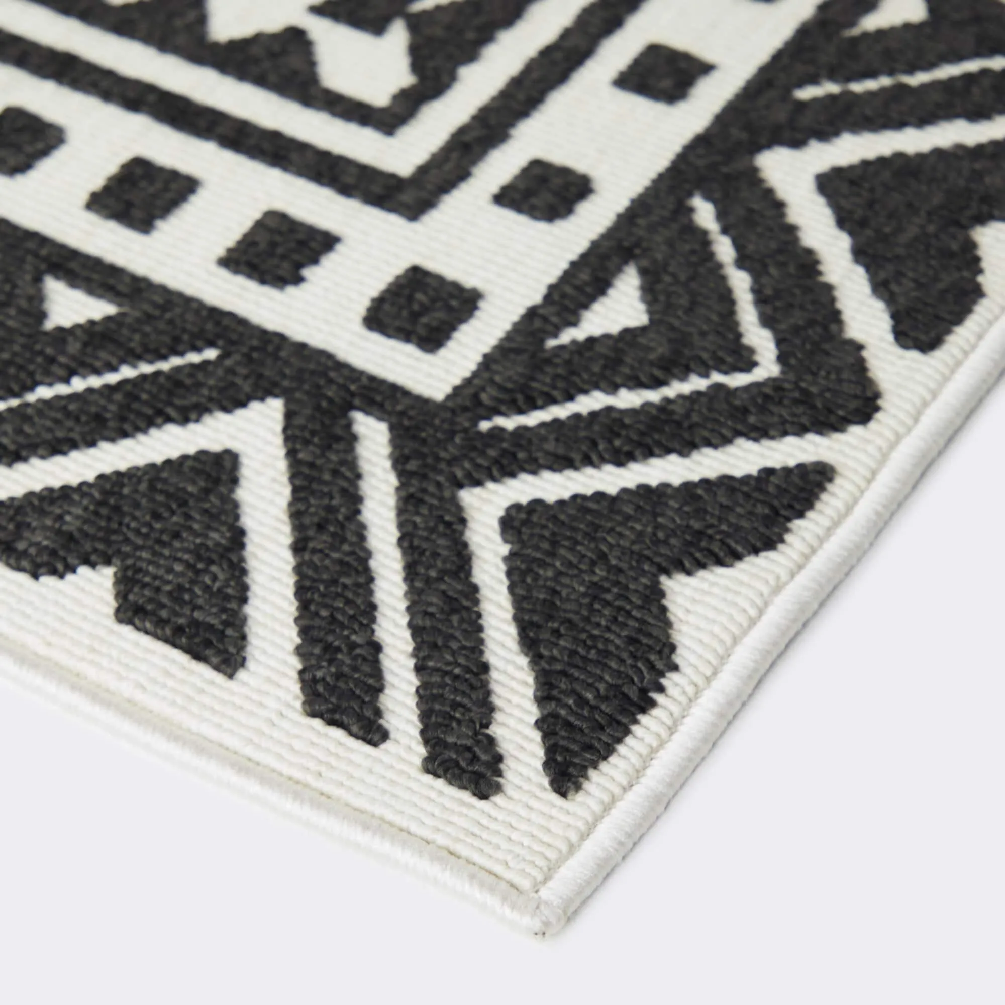 Alessi Global Geometric Indoor/Outdoor Area Rug