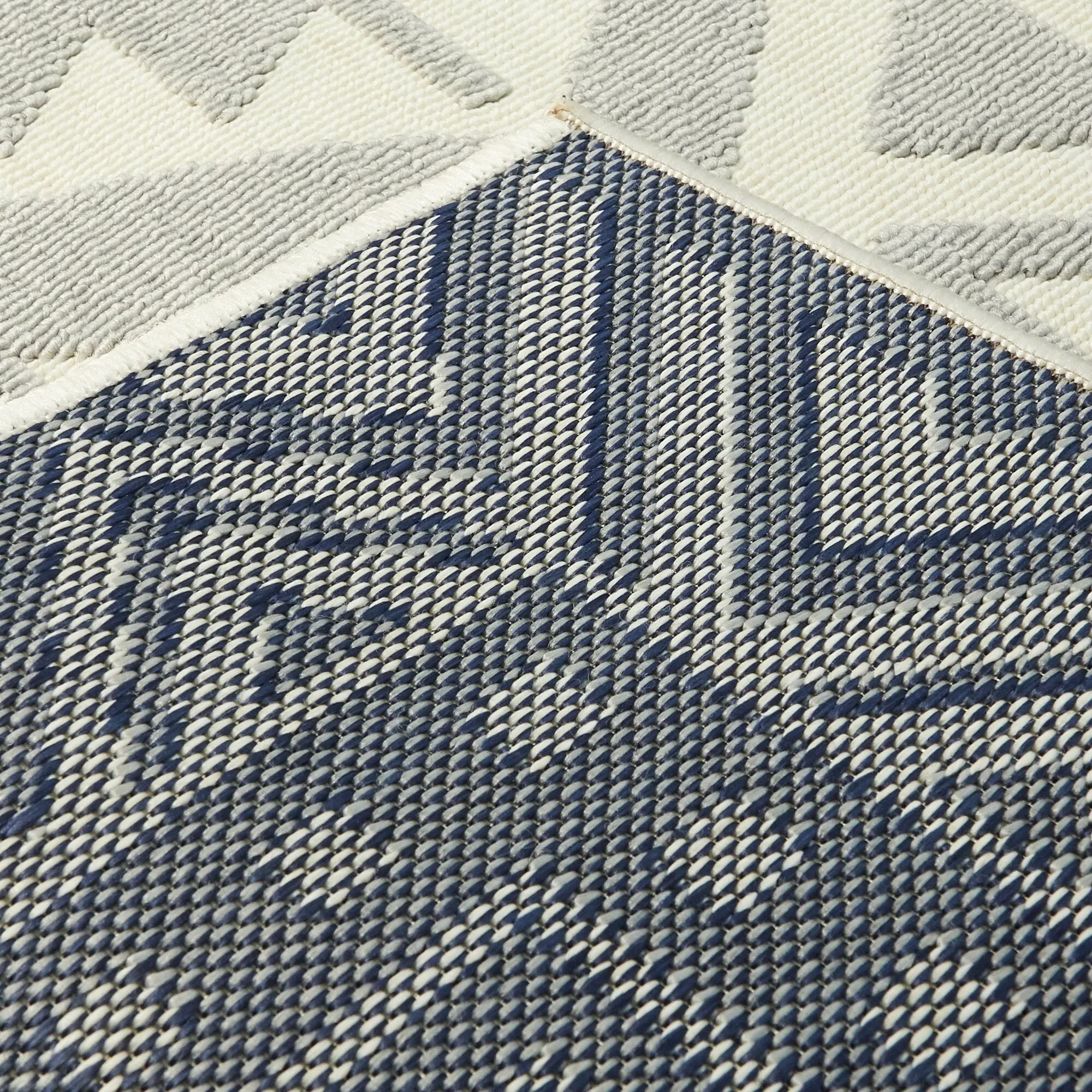 Alessi Global Geometric Indoor/Outdoor Area Rug