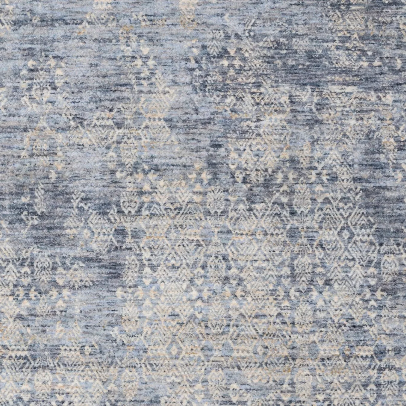 Alexander Home Distressed Malina Traditional Persian Rug