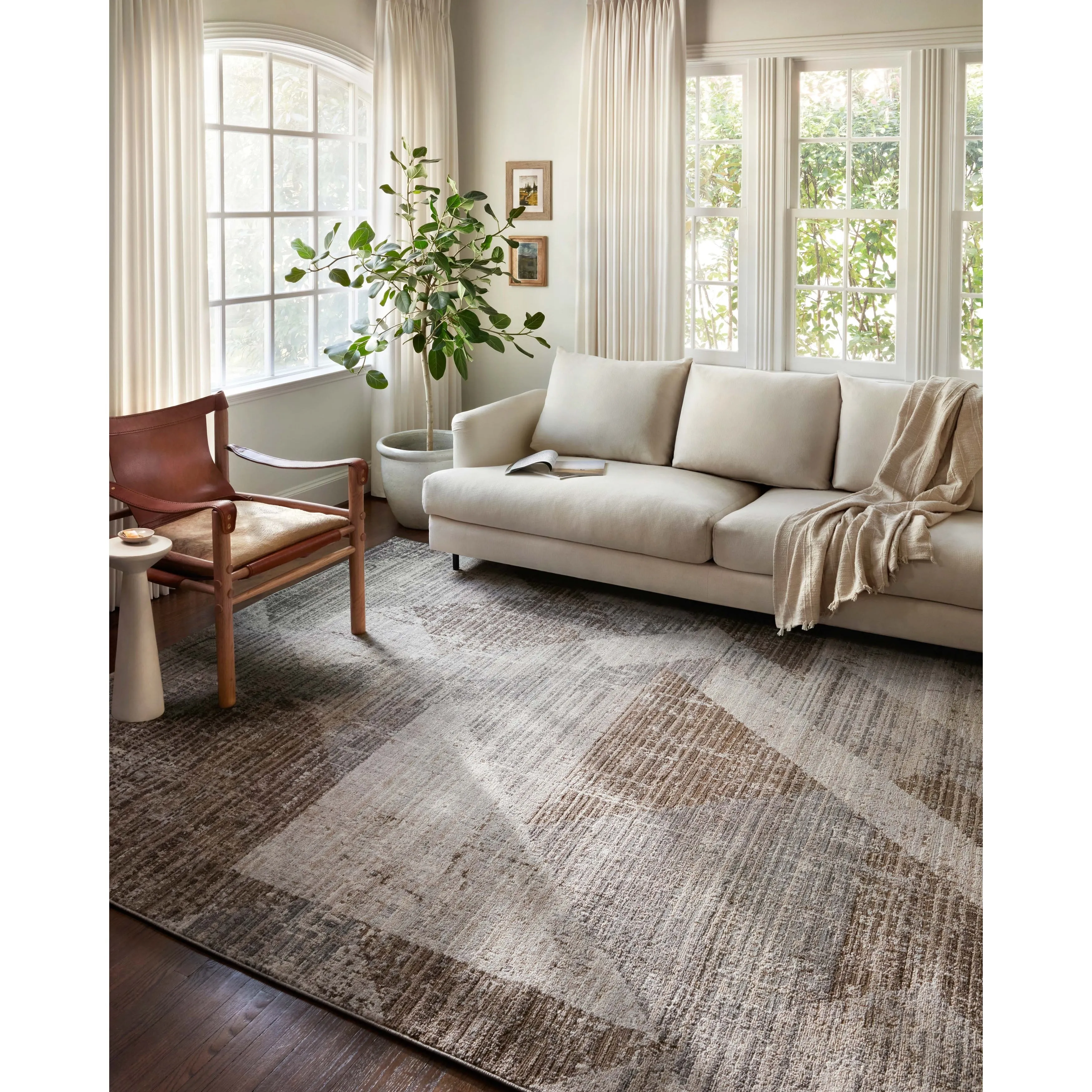 Alexander Home Grant Modern Geometric Distressed Area Rug