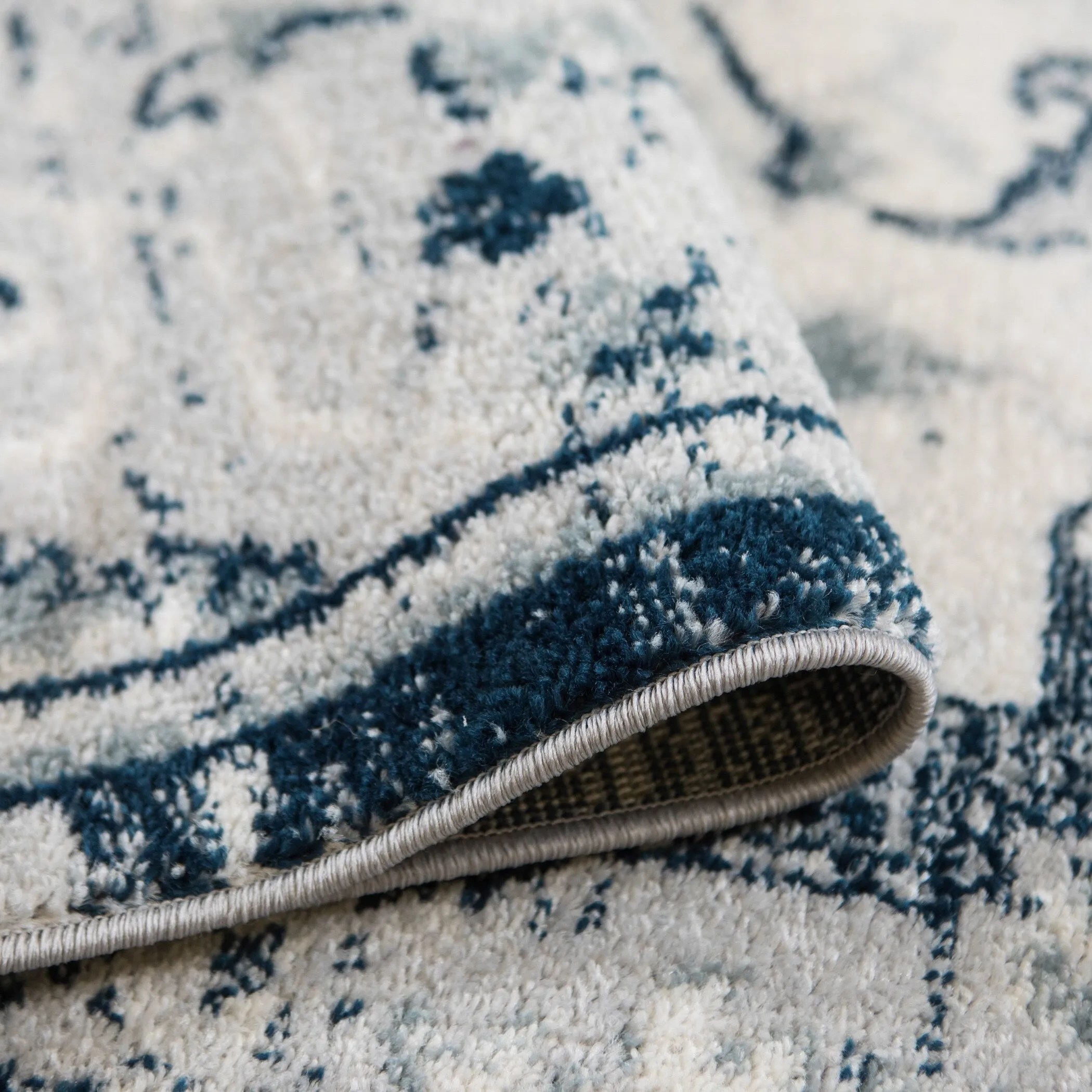 Alvia Yana Medallion Area Rug