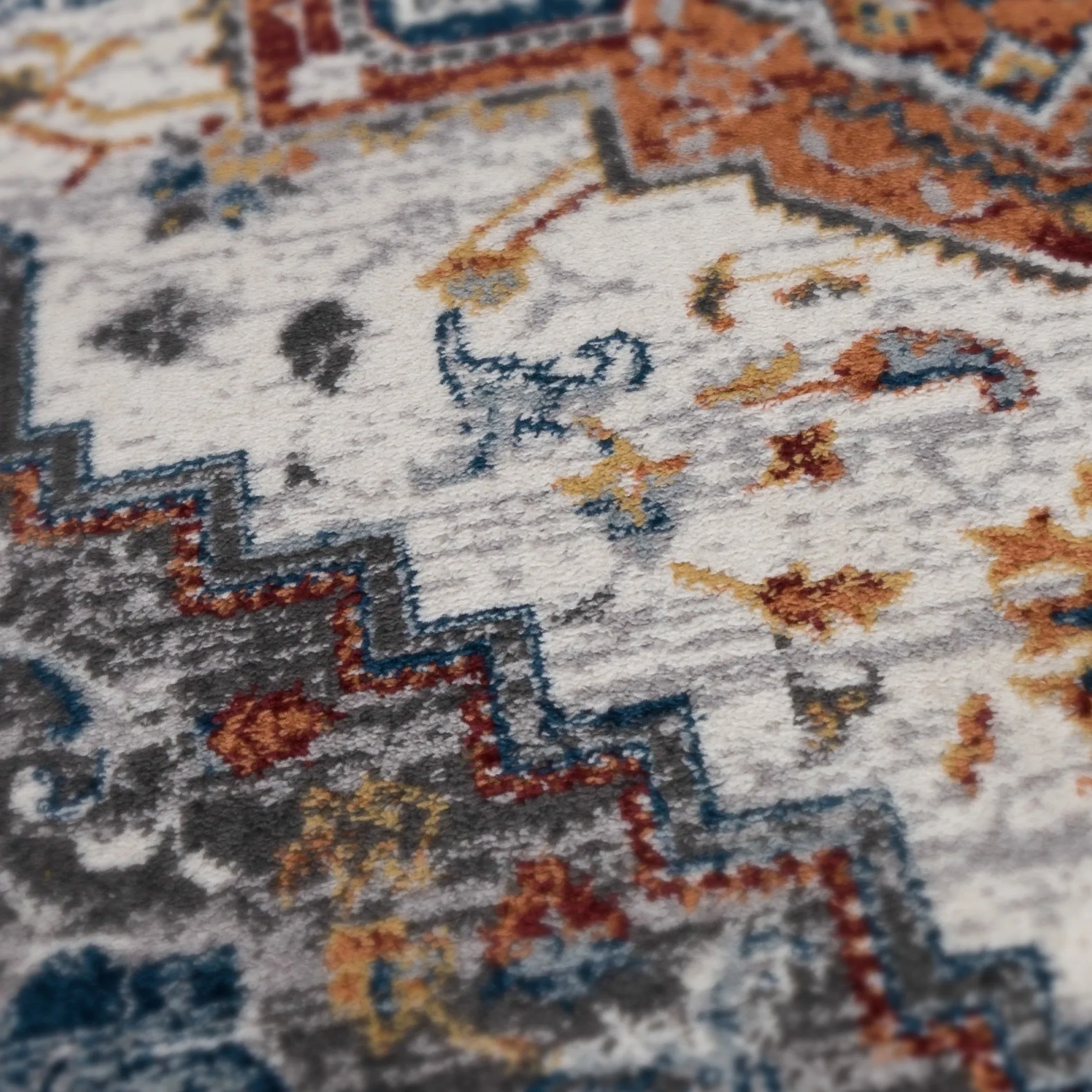 Alvia Yana Medallion Area Rug