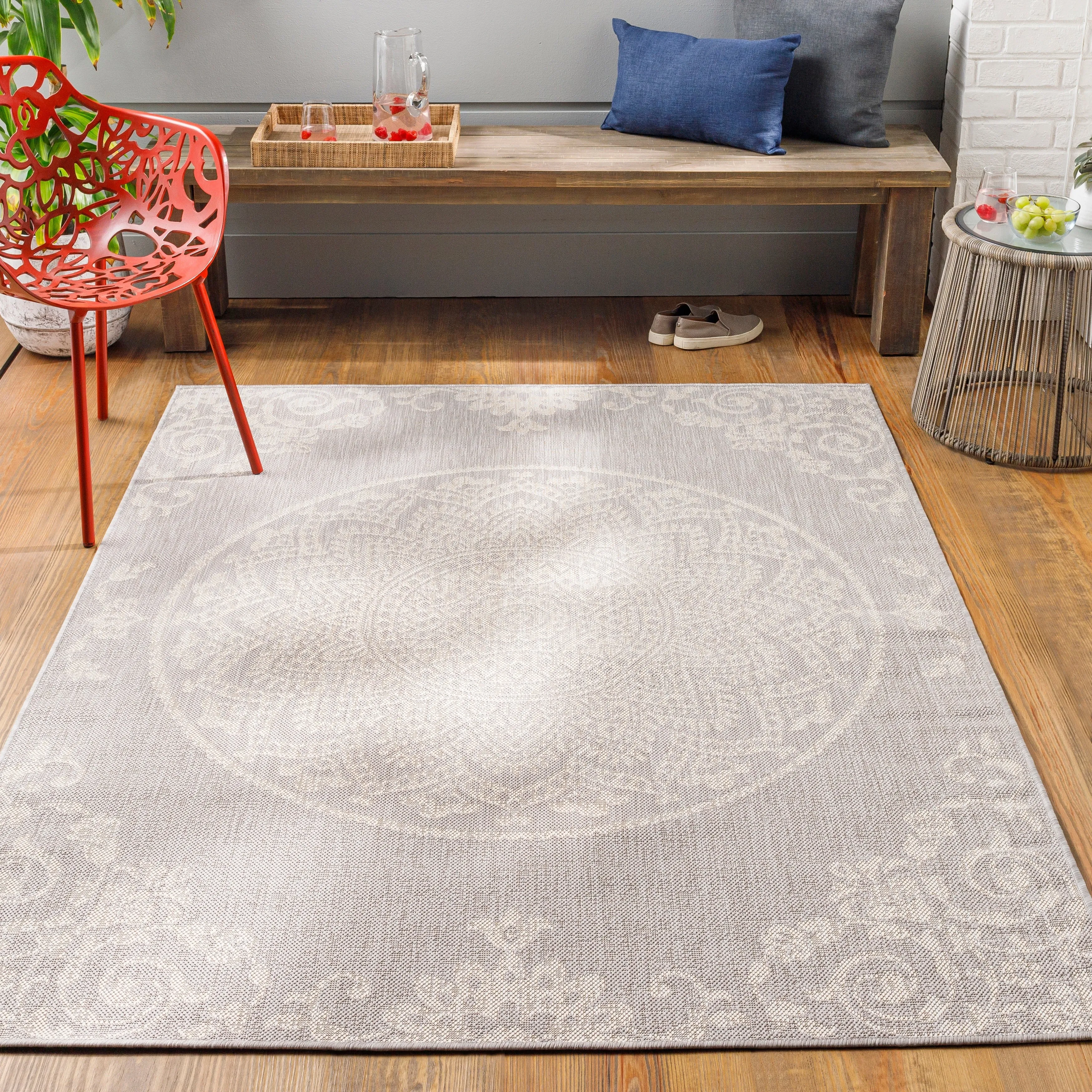 Amal Indoor/ Oudoor Casual Mandala Area Rug