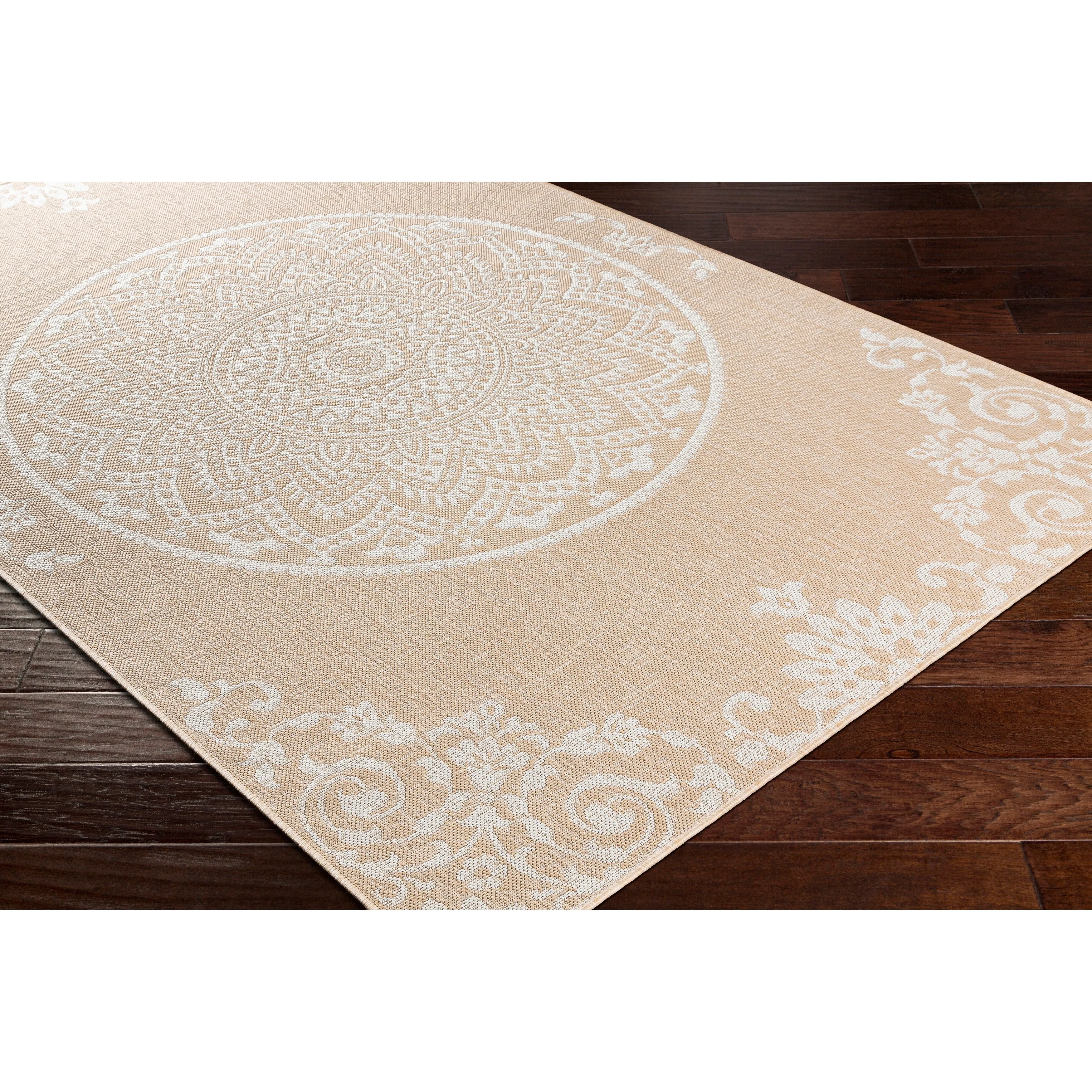 Amal Indoor/ Oudoor Casual Mandala Area Rug