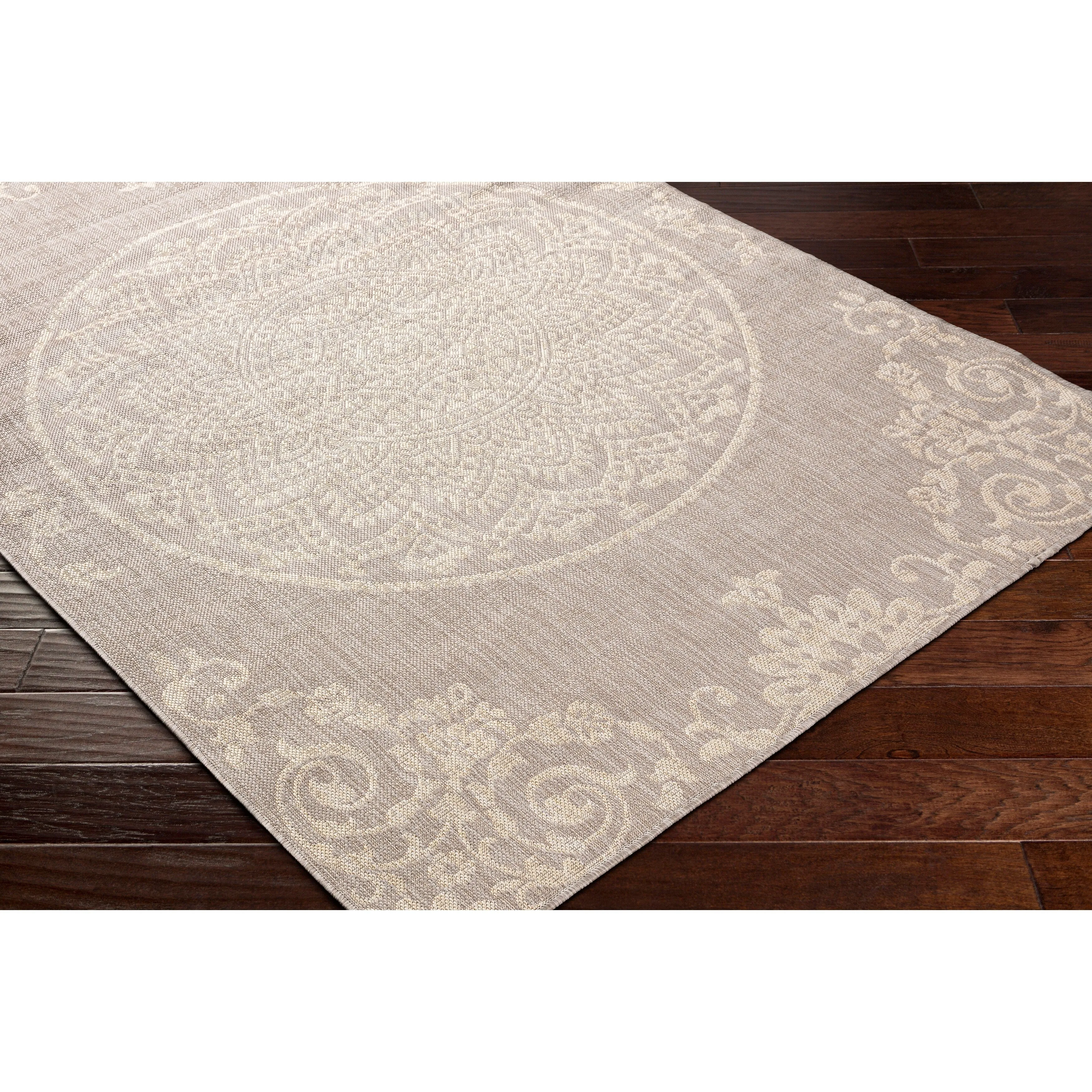 Amal Indoor/ Oudoor Casual Mandala Area Rug