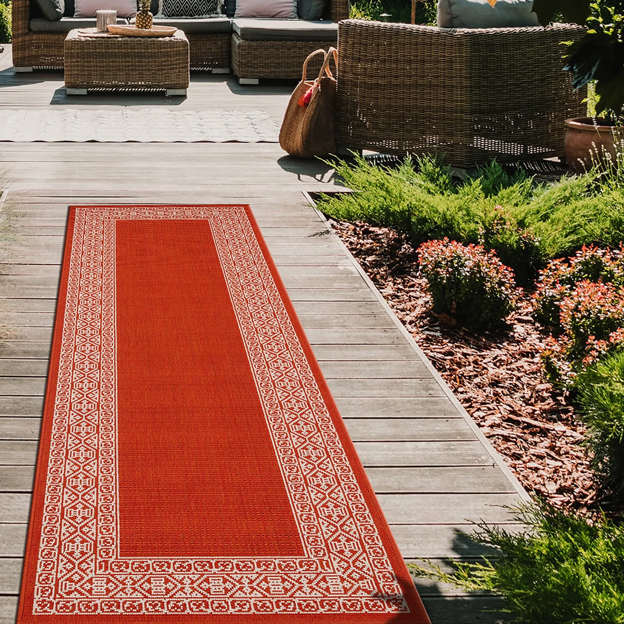 Amalie Geometric Border Coastal Polypropylene Indoor/ Outdoor Area Rug