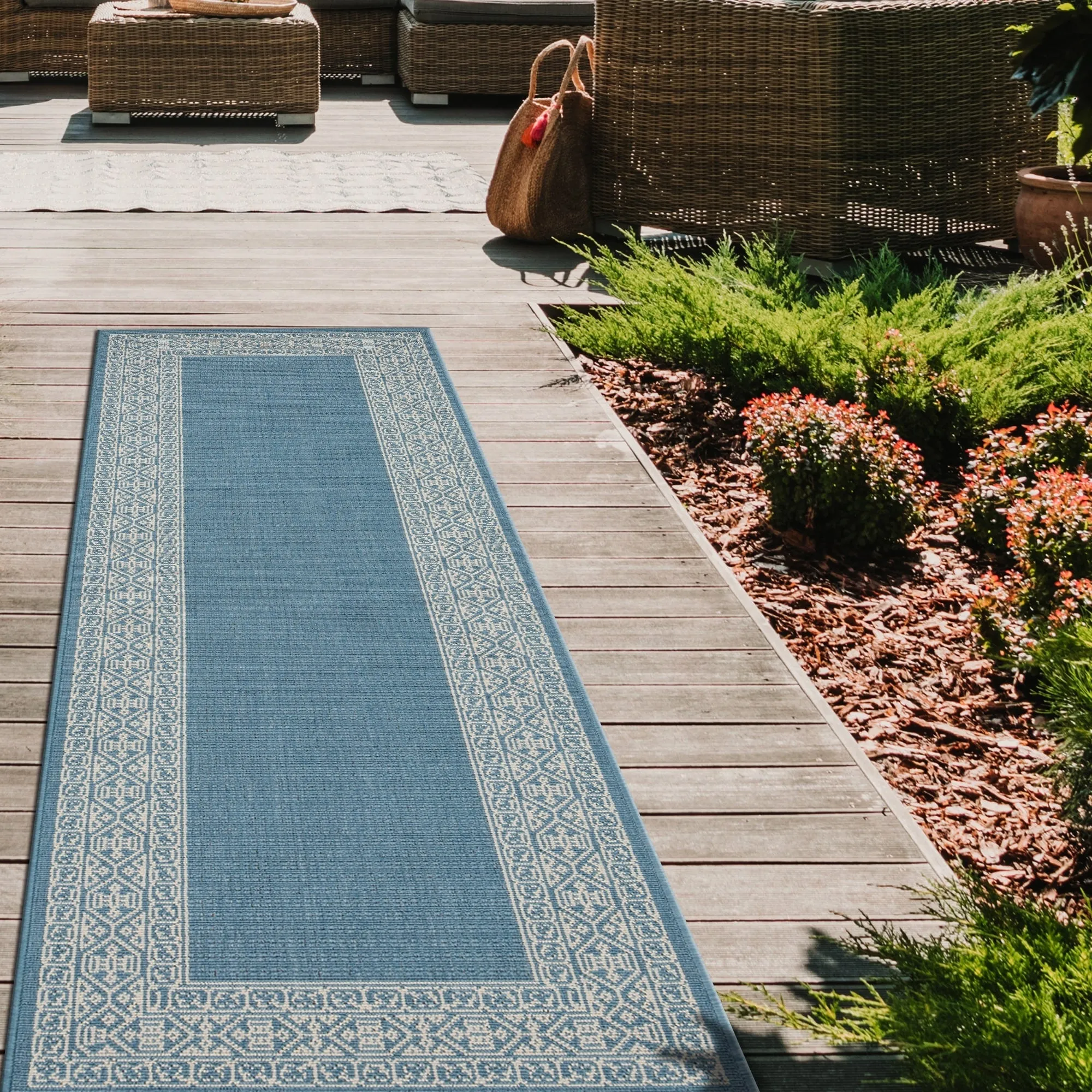 Amalie Geometric Border Coastal Polypropylene Indoor/ Outdoor Area Rug