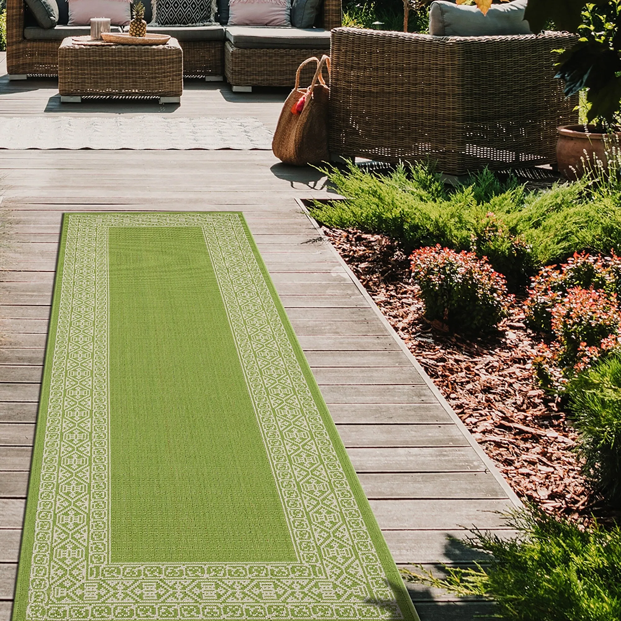 Amalie Geometric Border Coastal Polypropylene Indoor/ Outdoor Area Rug