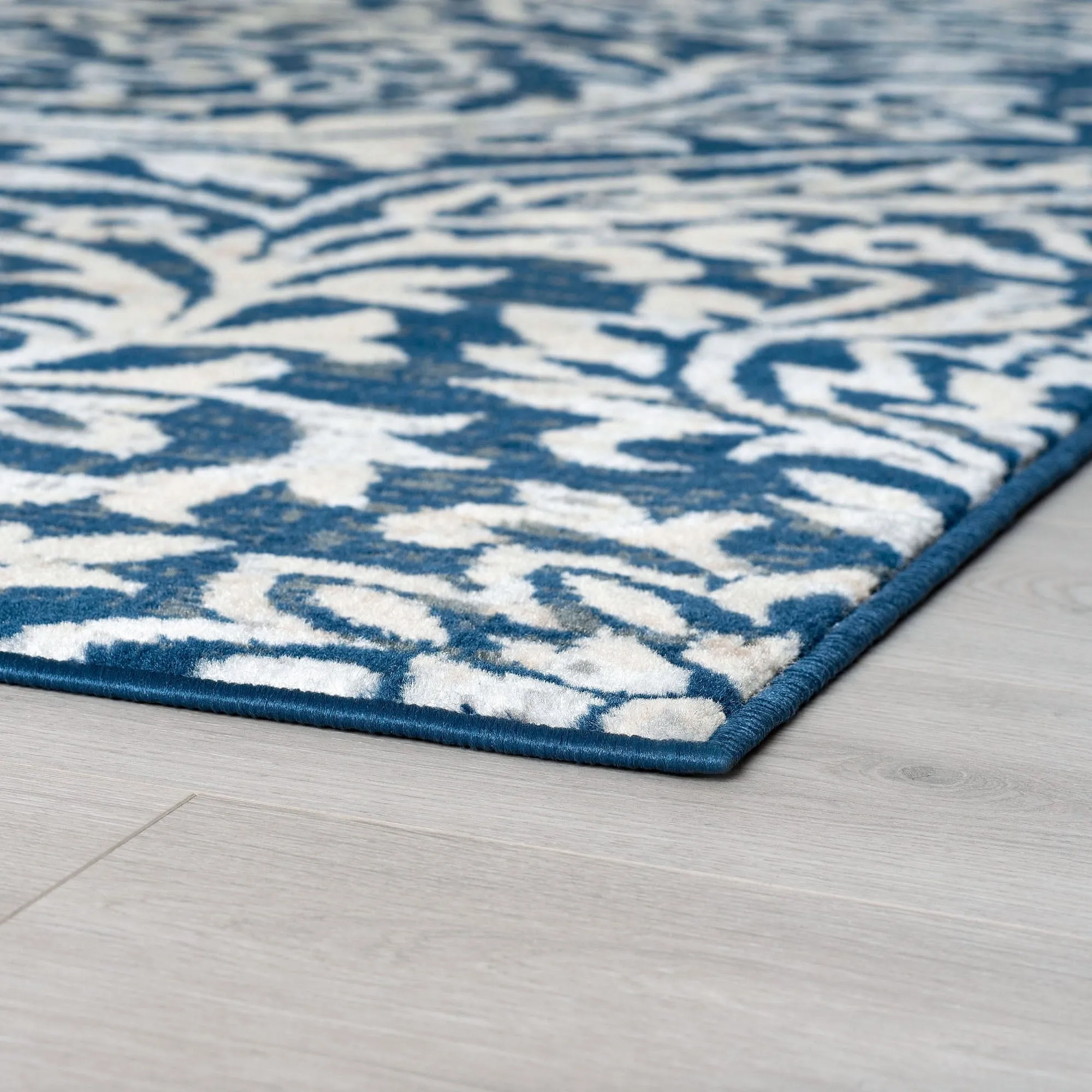 Carrington Farmhouse Floral & Botanical Indoor Area Rug