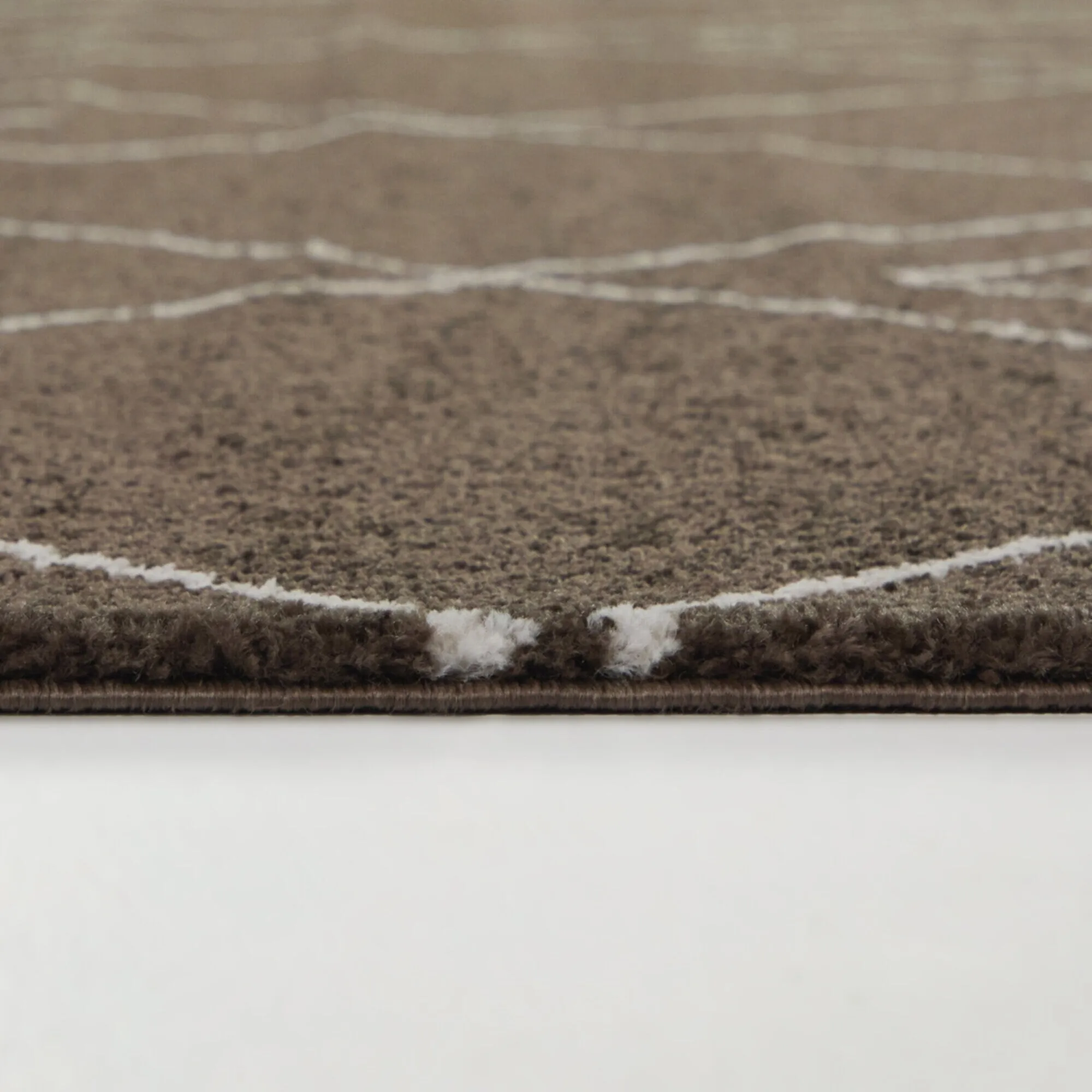 Carson Carrington Isgarde Diamond Area Rug