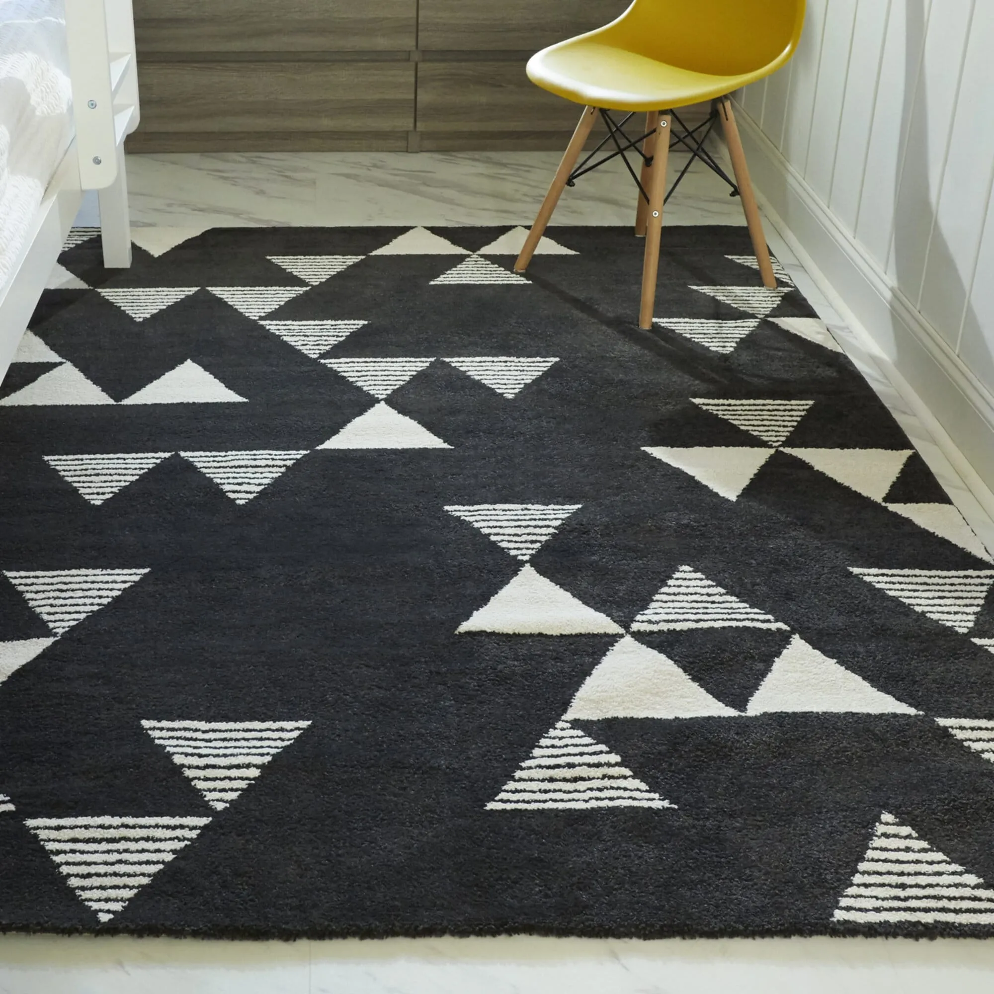 Carson Carrington Islingby Modern Geometric Area Rug