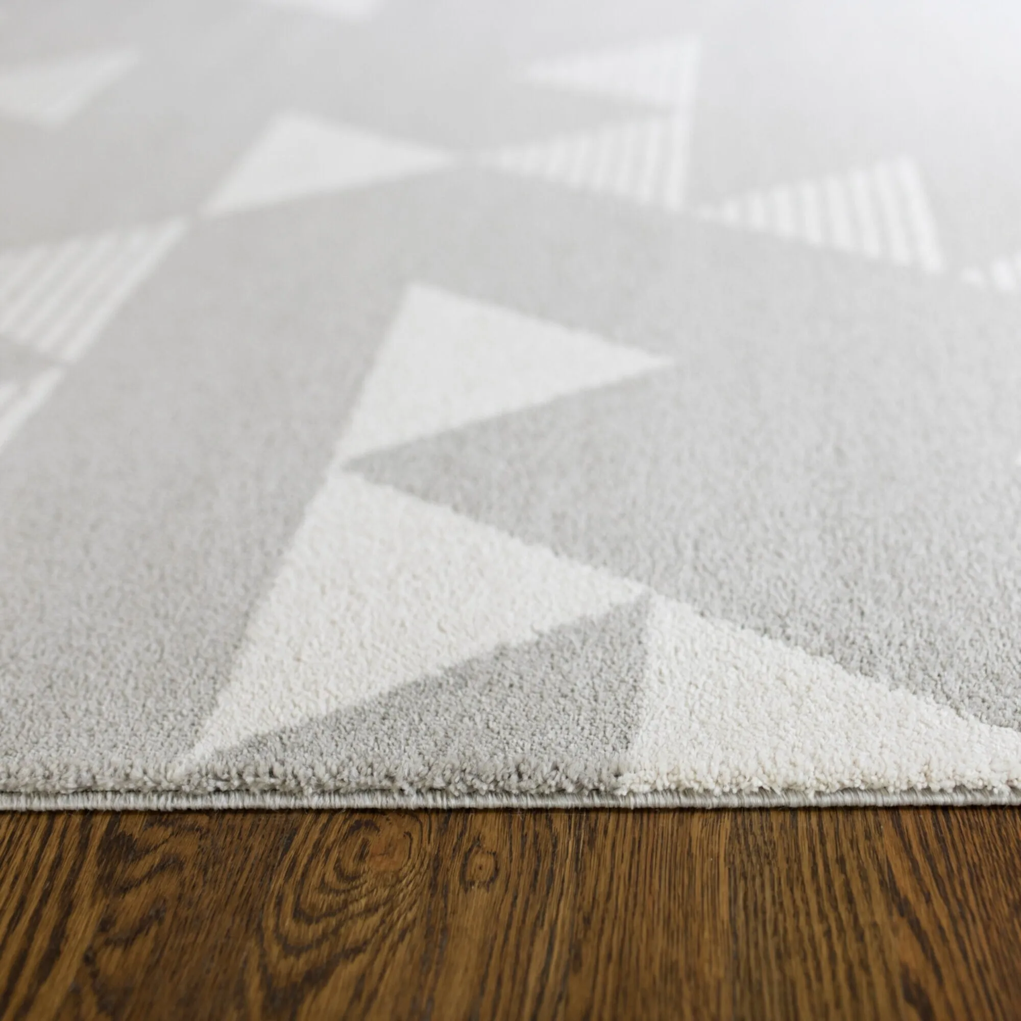 Carson Carrington Islingby Modern Geometric Area Rug
