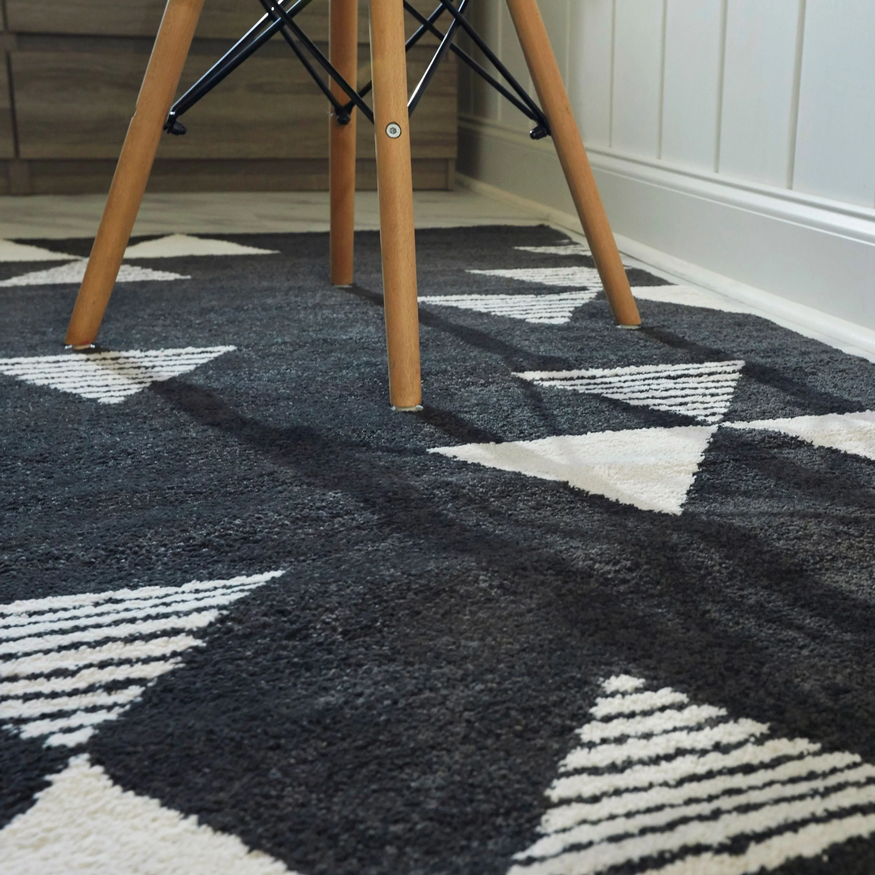 Carson Carrington Islingby Modern Geometric Area Rug