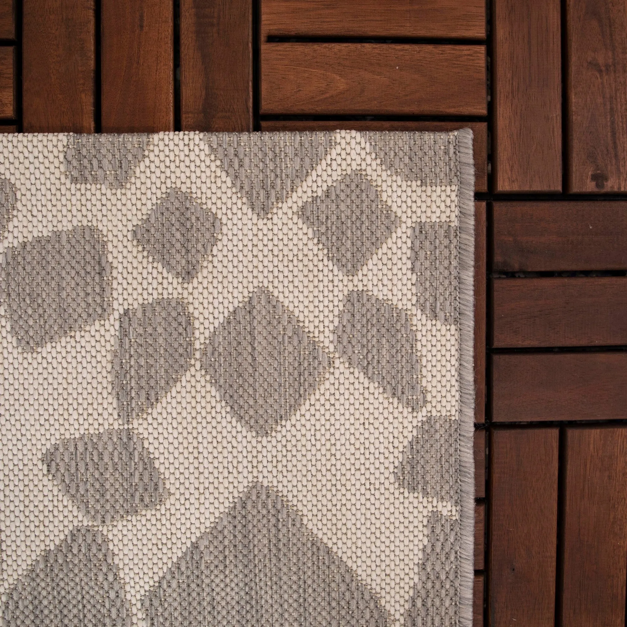 Chiarello Modern Geometric Medallion Indoor/Outdoor Area Rug