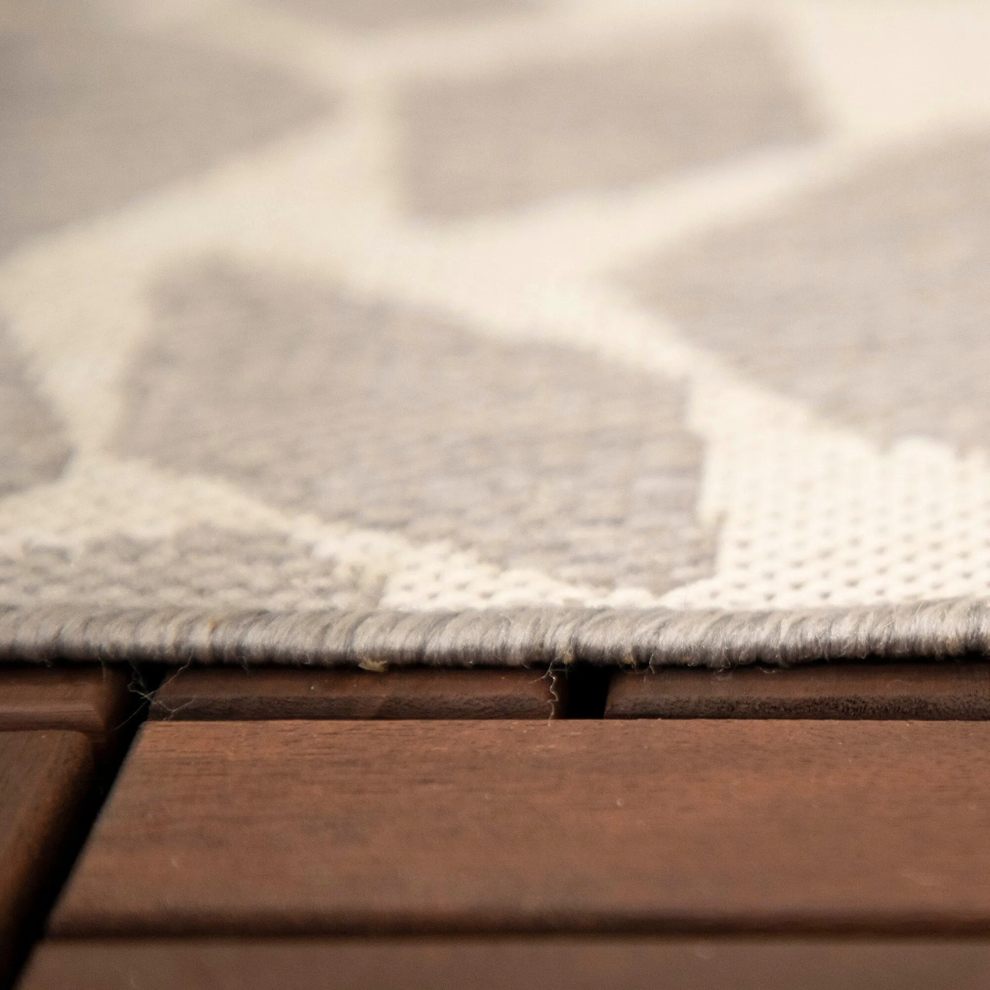 Chiarello Modern Geometric Medallion Indoor/Outdoor Area Rug