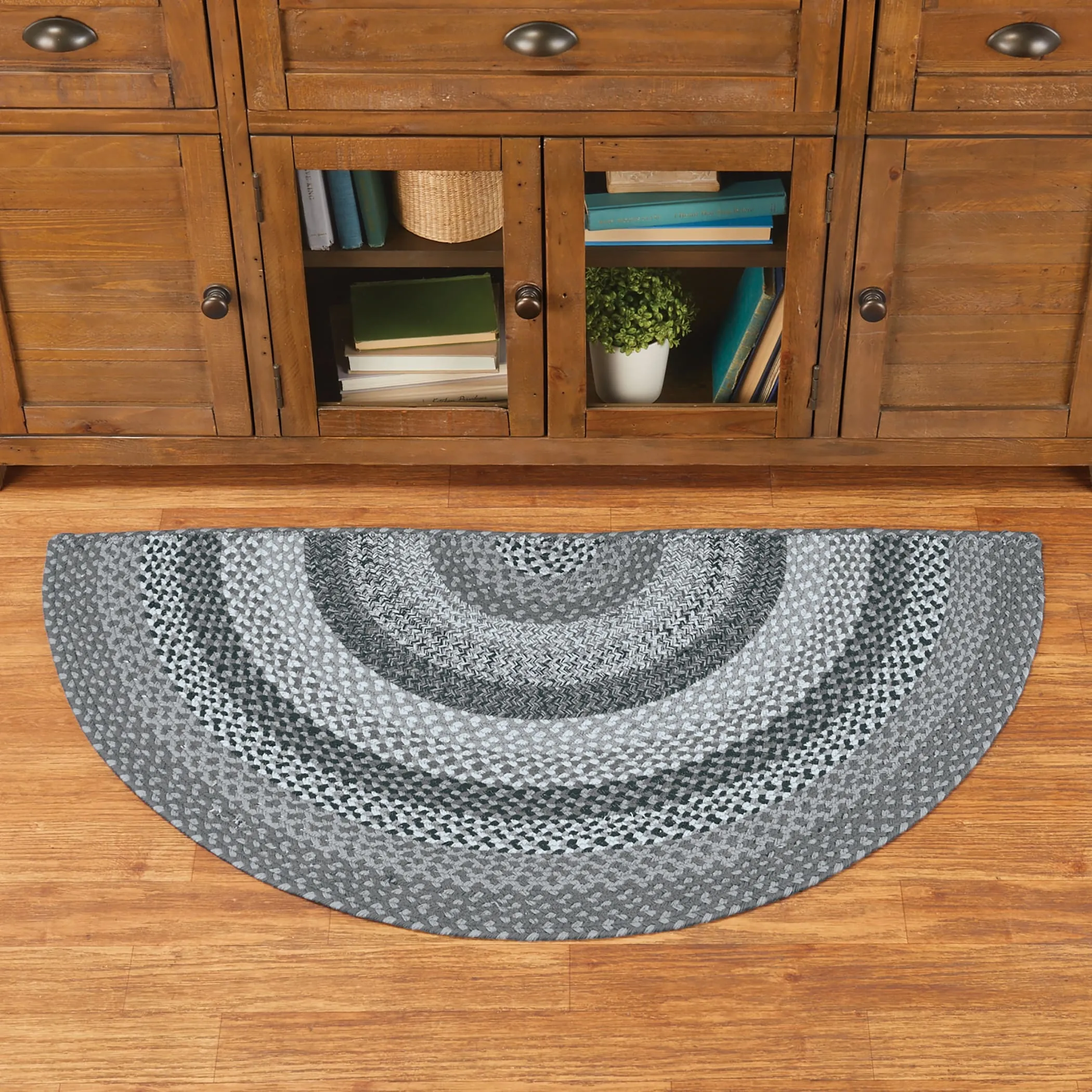 Classic Farmhouse Braided Kitchen Accent Rug