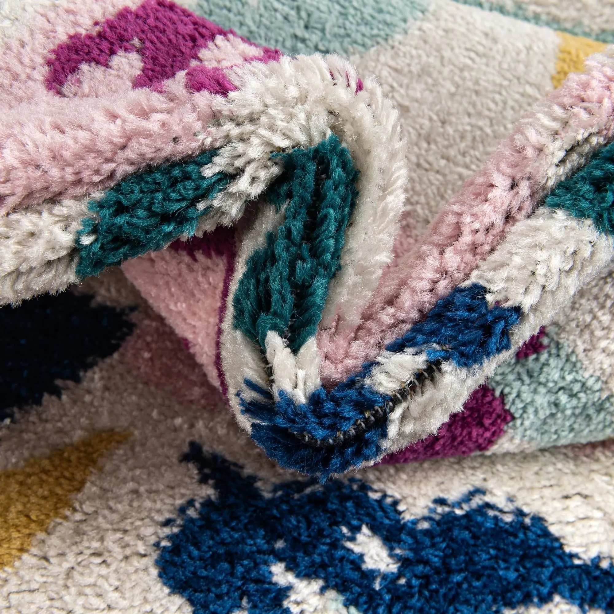 Contemporary Demdence Collection Area Rug