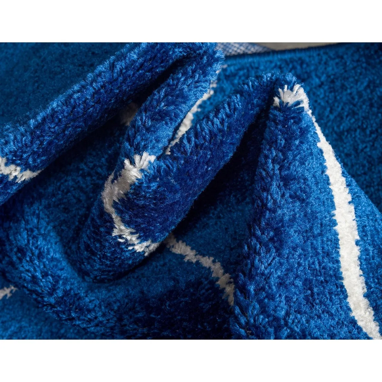 Contemporary Rosilan Collection Area Rug