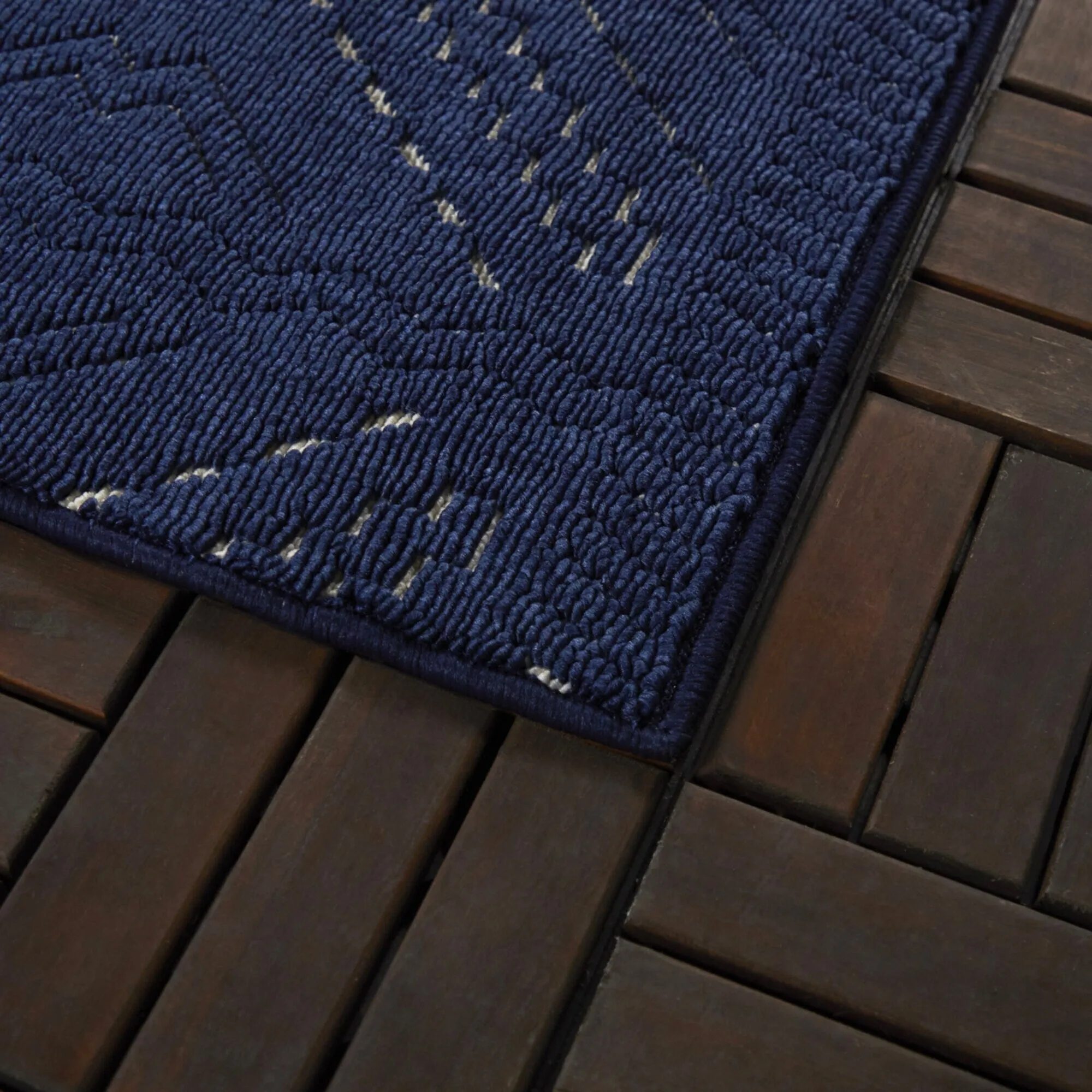 Davina Diamond Trellis Indoor/Outdoor Area Rug
