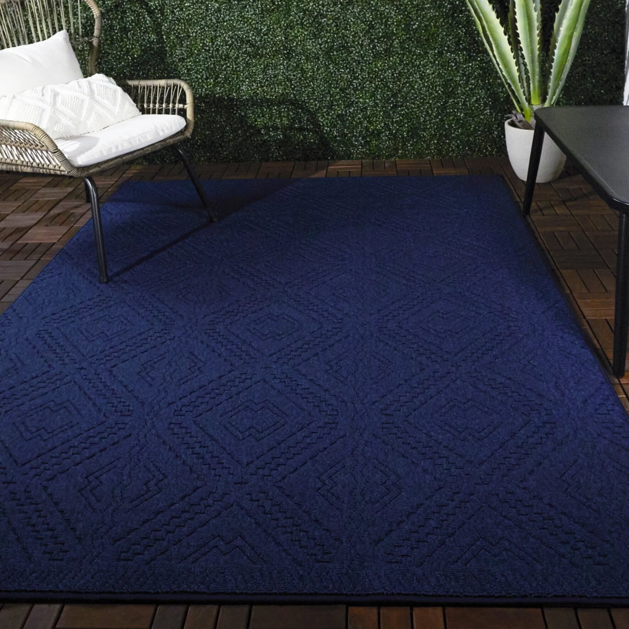 Davina Diamond Trellis Indoor/Outdoor Area Rug