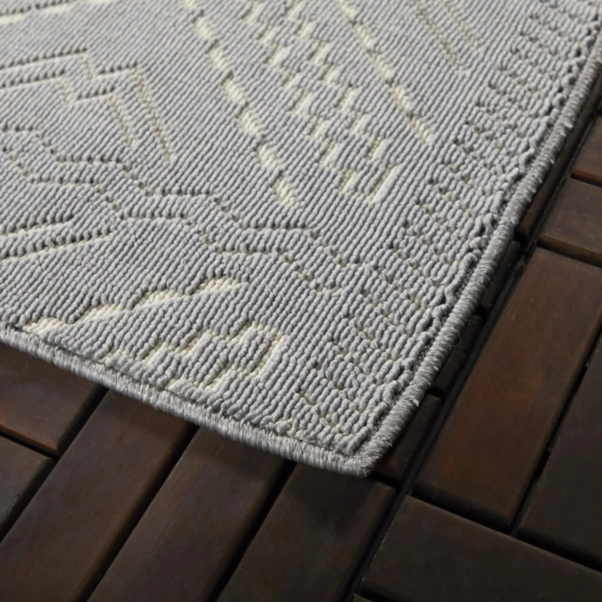 Davina Diamond Trellis Indoor/Outdoor Area Rug