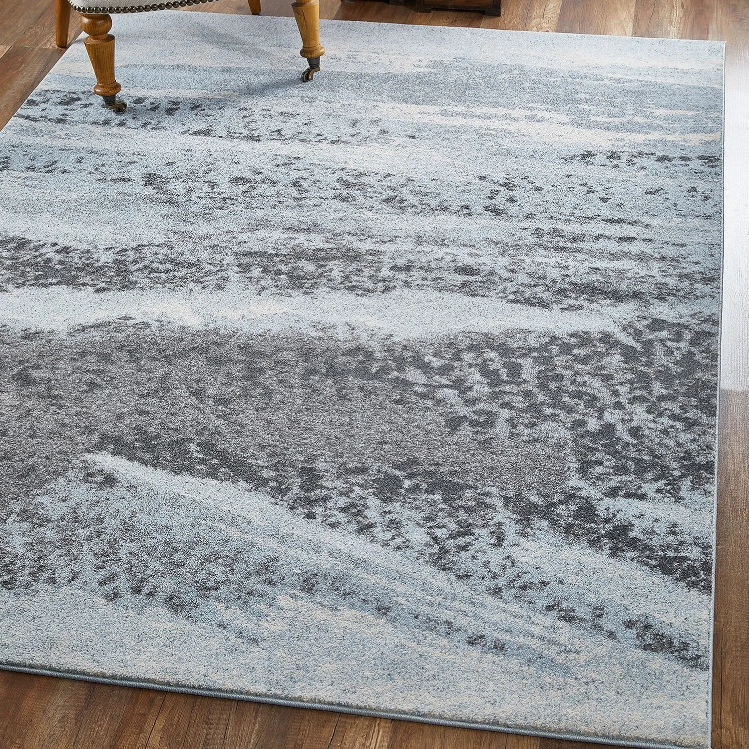 Domani Globe Distressed Landscape Rug