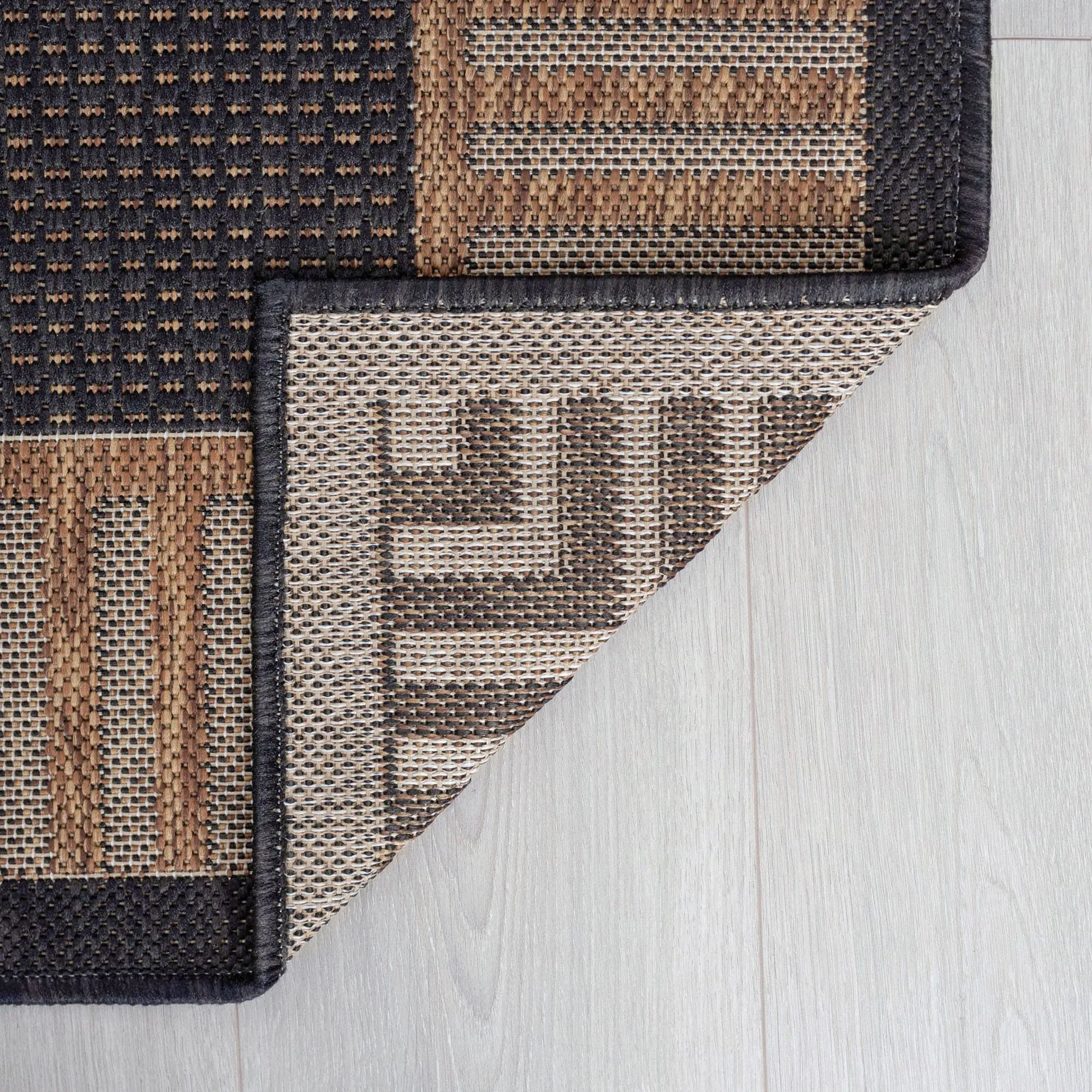 Exo Coastal Border Indoor/Outdoor Area Rug
