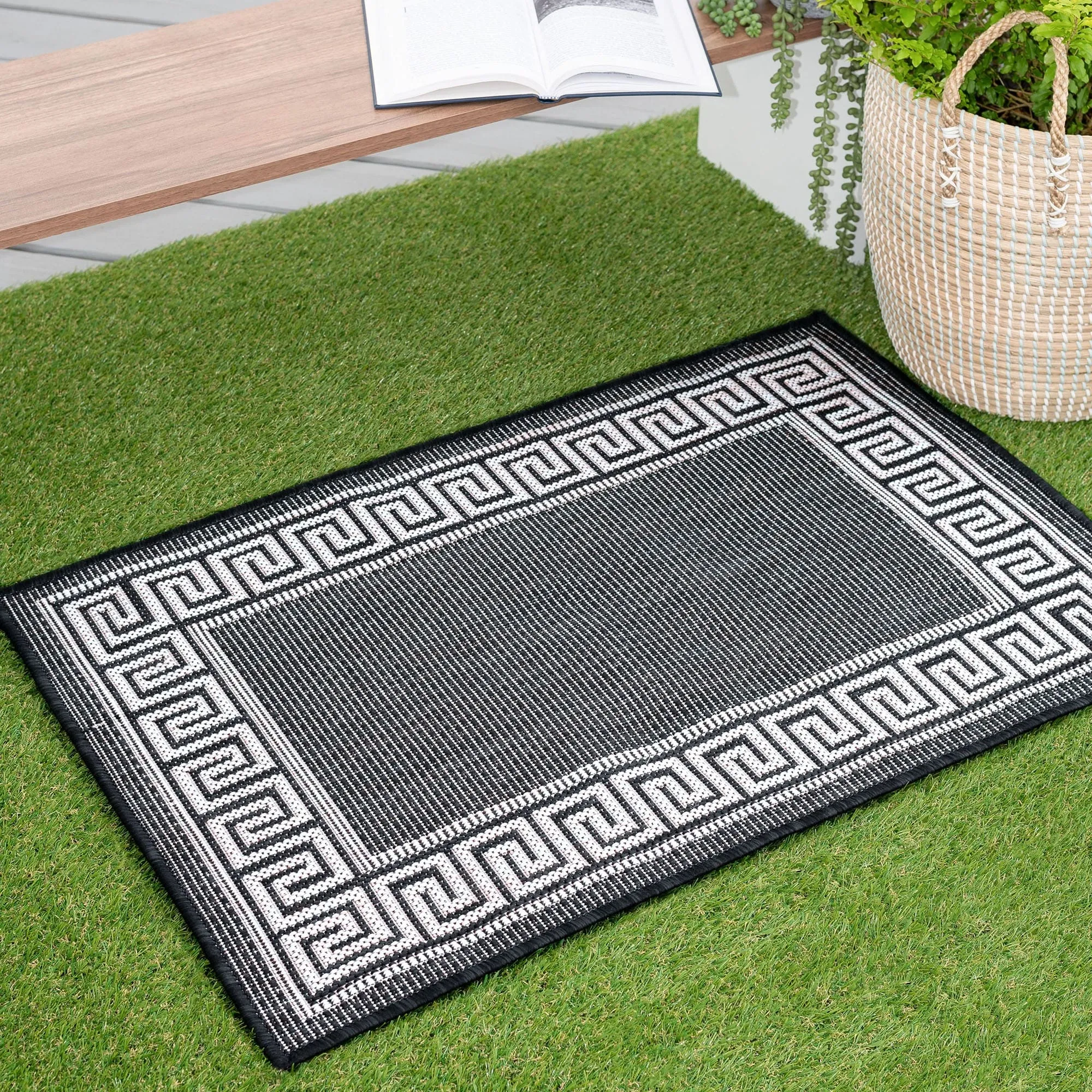 Exo Coastal Border Indoor/Outdoor Area Rug
