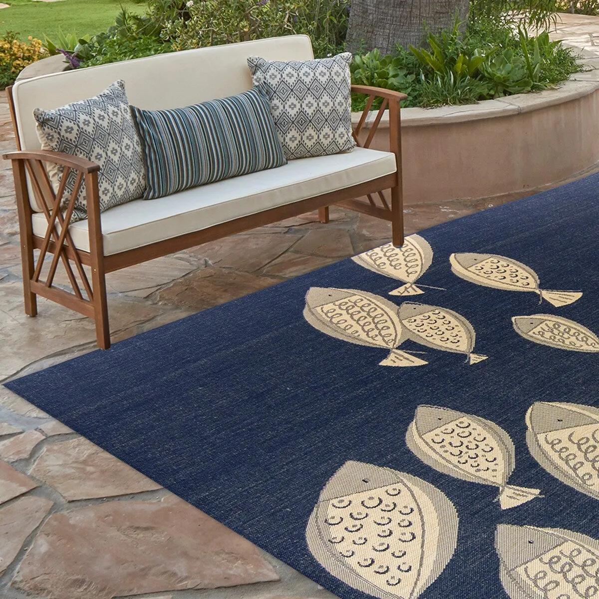 Gertmenian Paseo Loutro Navy Casual Nautical Fish Indoor/ Outdoor Area Rug