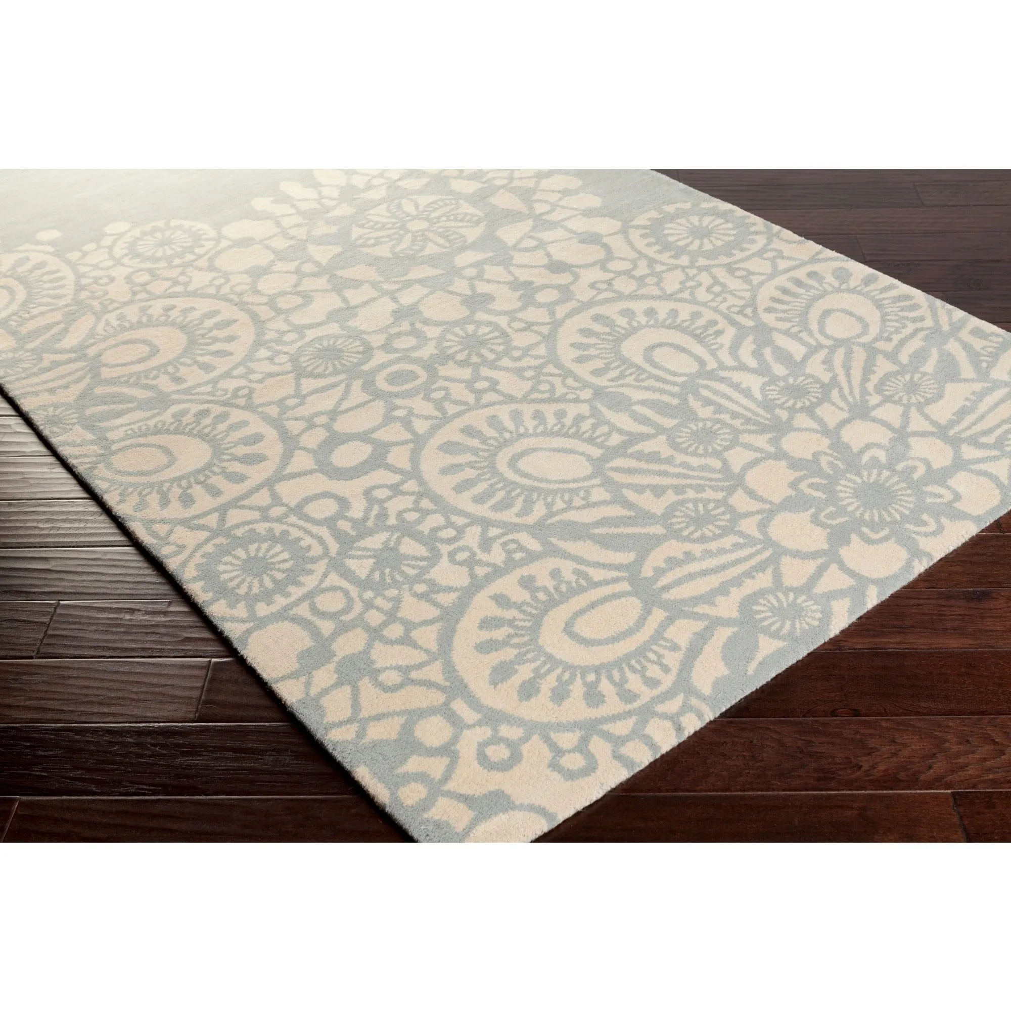Hand-tufted Briley Floral Indoor Area Rug