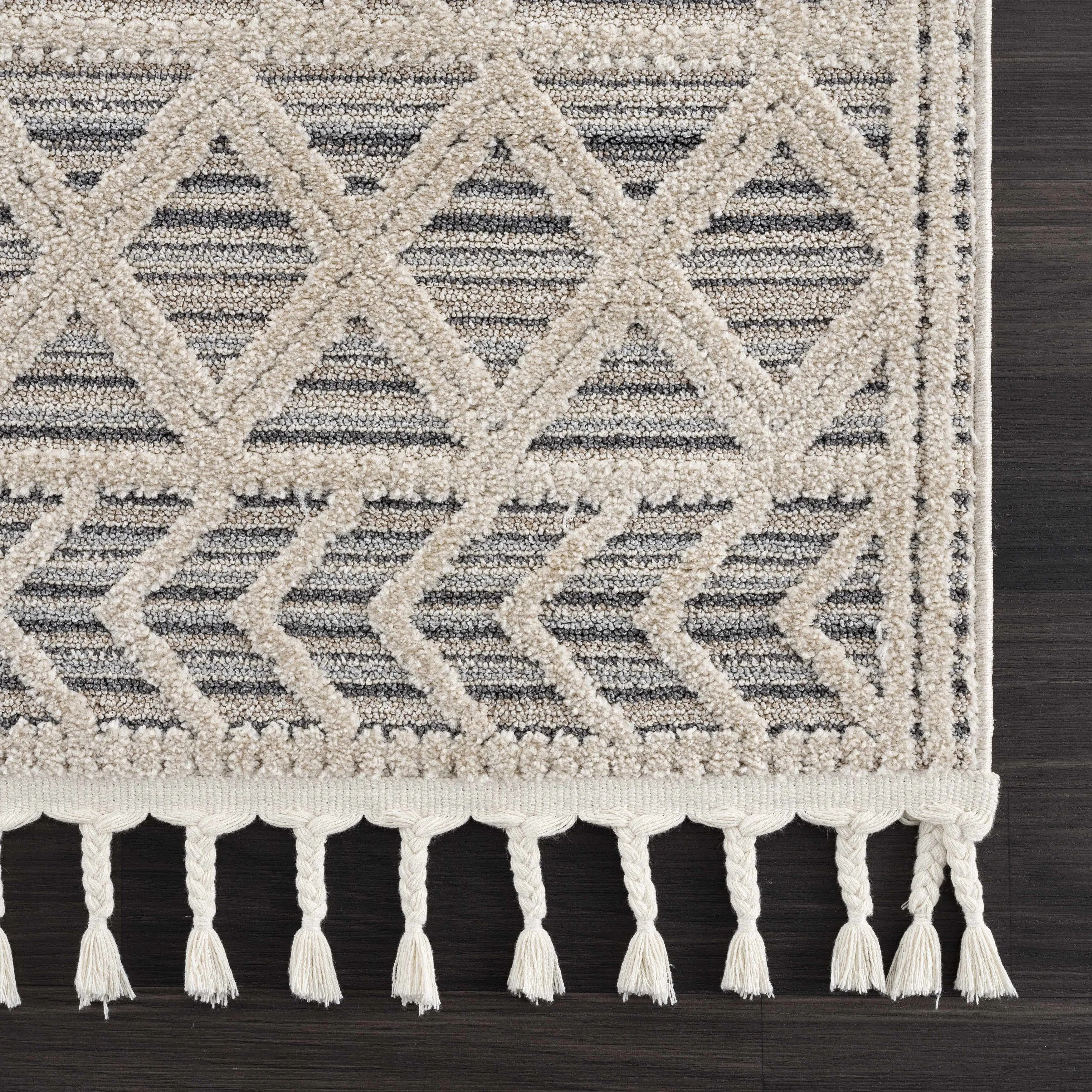 Hauteloom Magnolia Moroccan Trellis Farmhouse High Low Area Rug