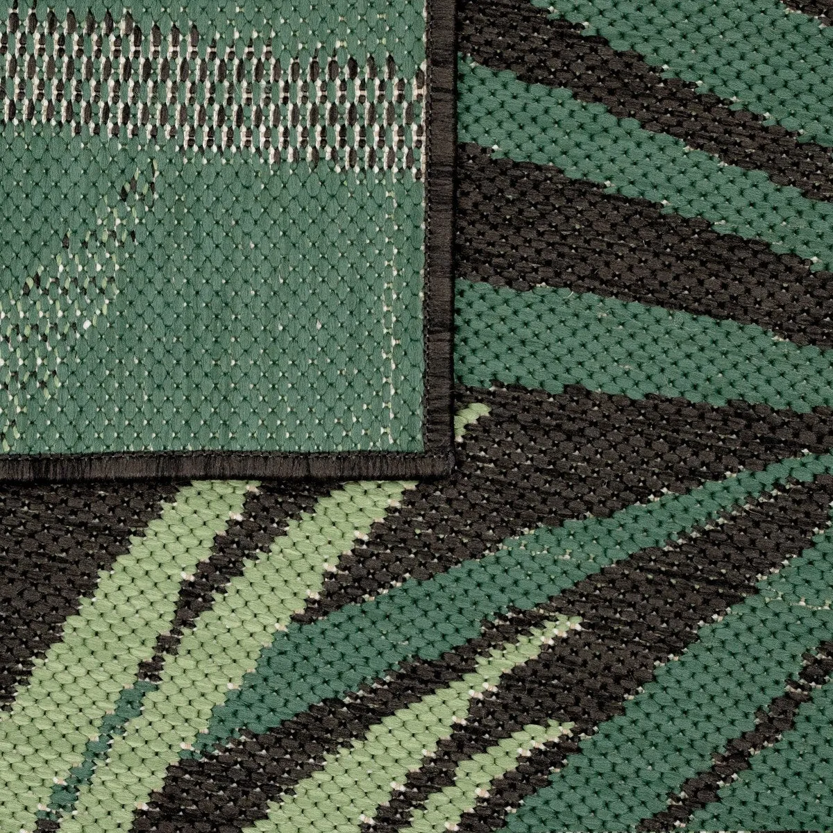 Indoor & Outdoor Rug - Jungle Design with Green Palm Trees