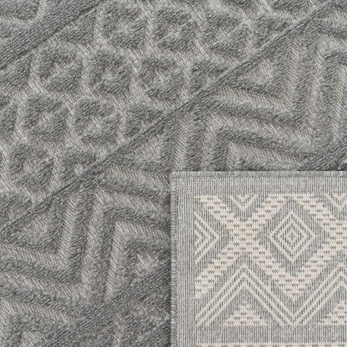 Indoor & Outdoor Rug With Boho Trellis High-Low Pattern