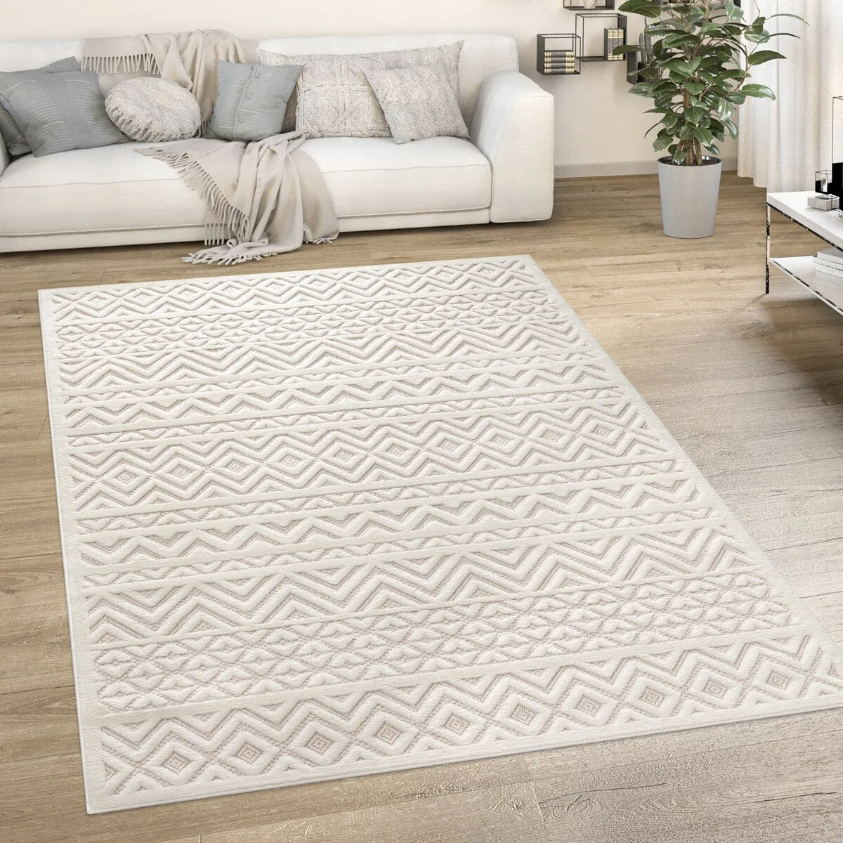 Indoor & Outdoor Rug With Boho Trellis High-Low Pattern