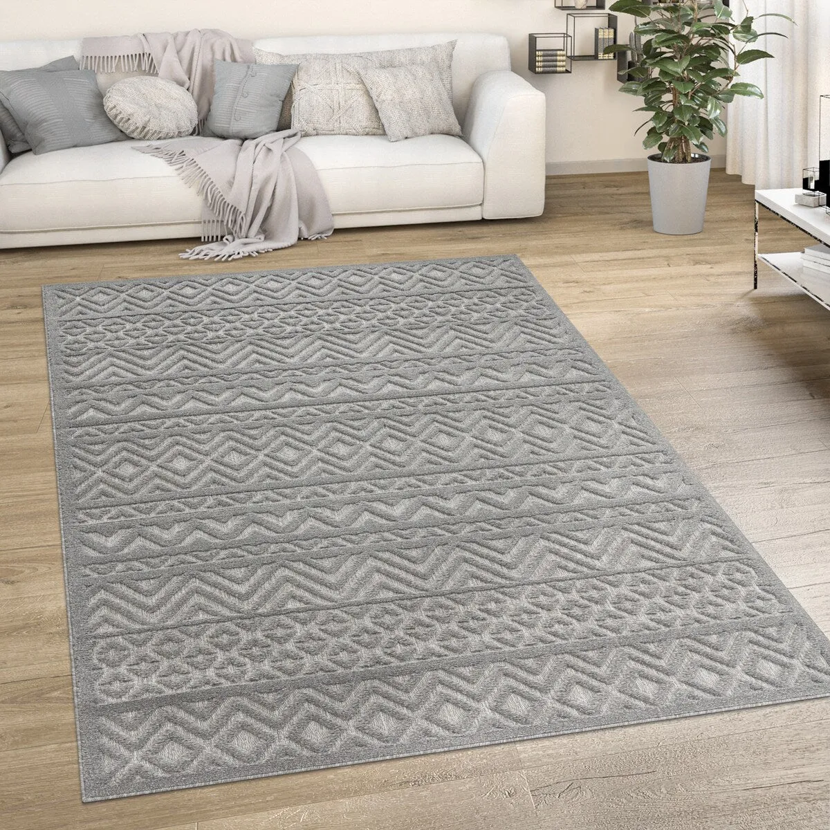 Indoor & Outdoor Rug With Boho Trellis High-Low Pattern
