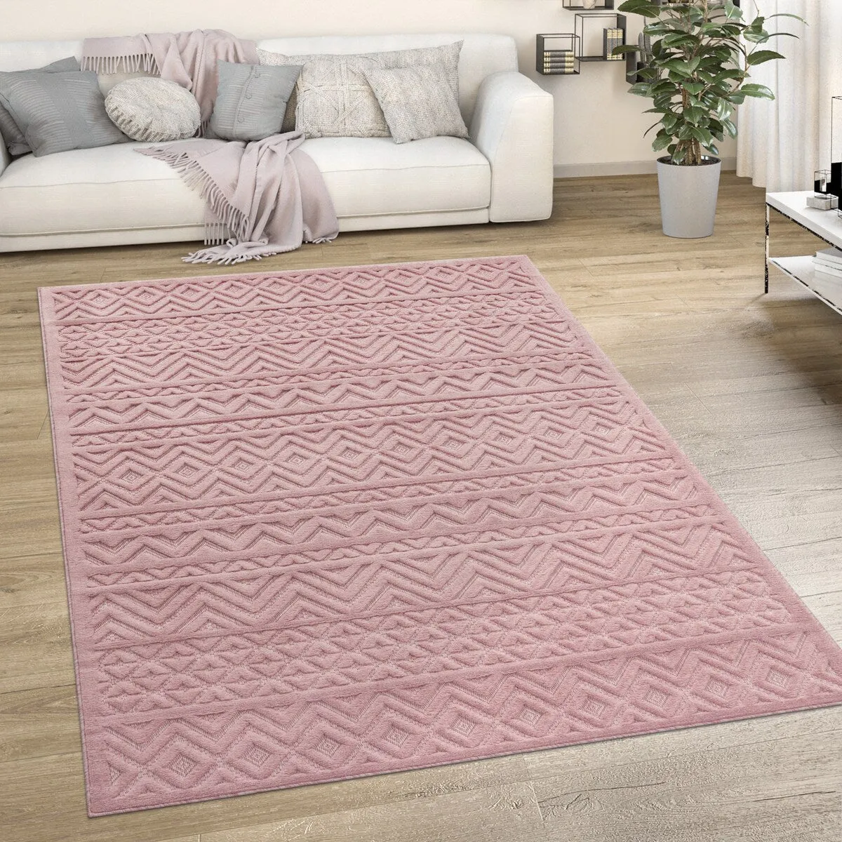 Indoor & Outdoor Rug With Boho Trellis High-Low Pattern