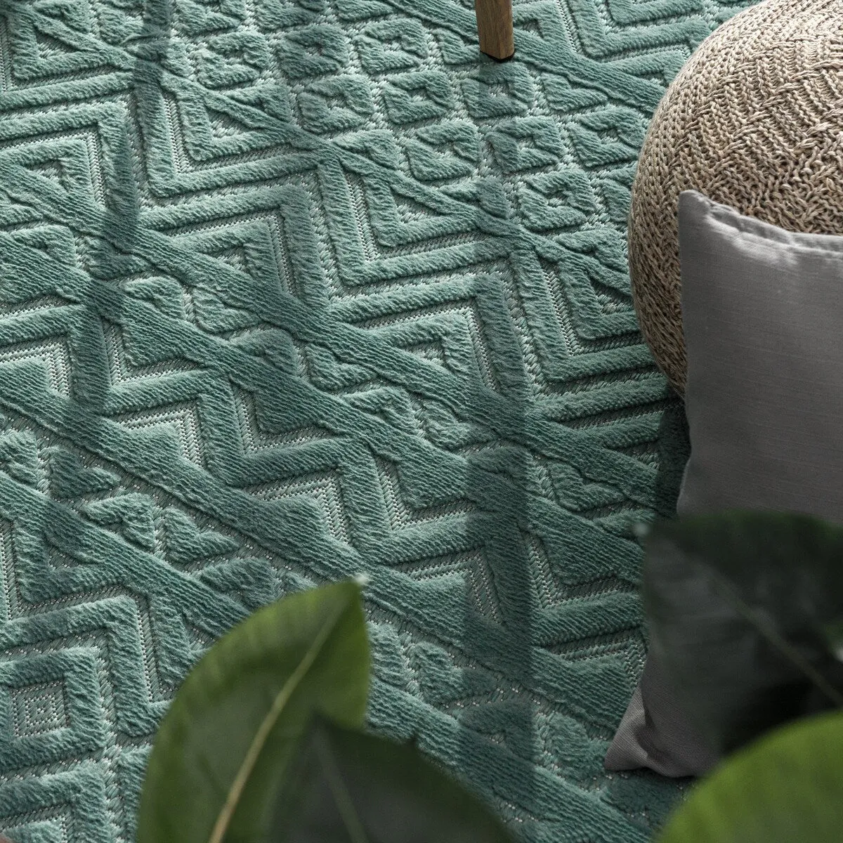 Indoor & Outdoor Rug With Boho Trellis High-Low Pattern