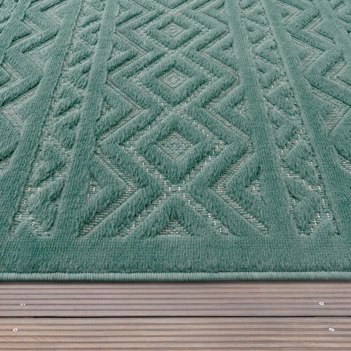Indoor & Outdoor Rug With Boho Trellis High-Low Pattern