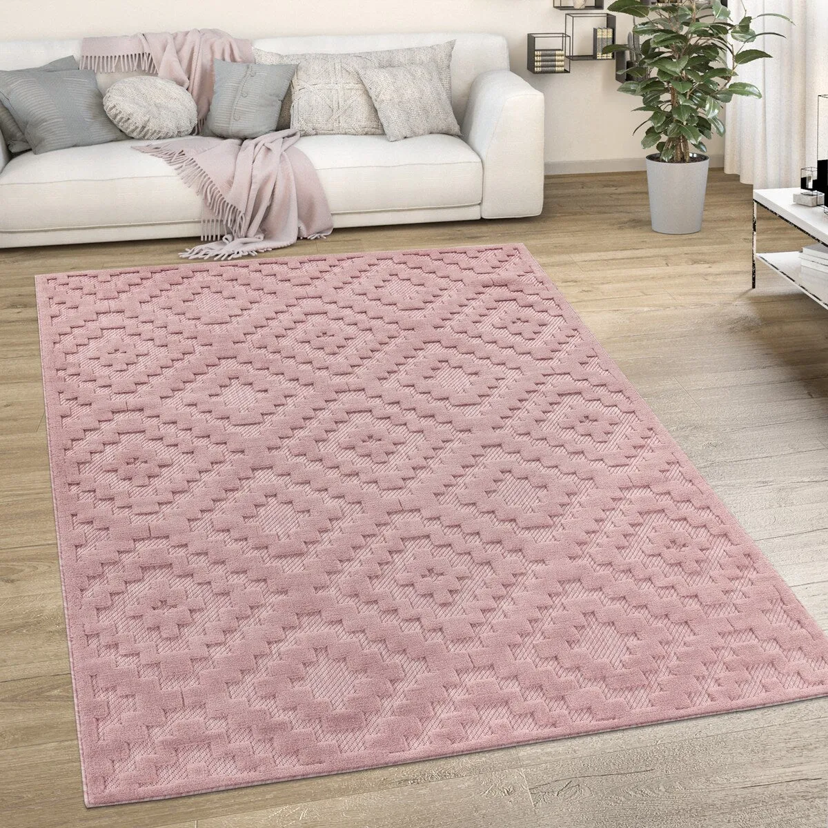 Indoor & Outdoor Rug With Moroccan Trellis High-Low Pattern