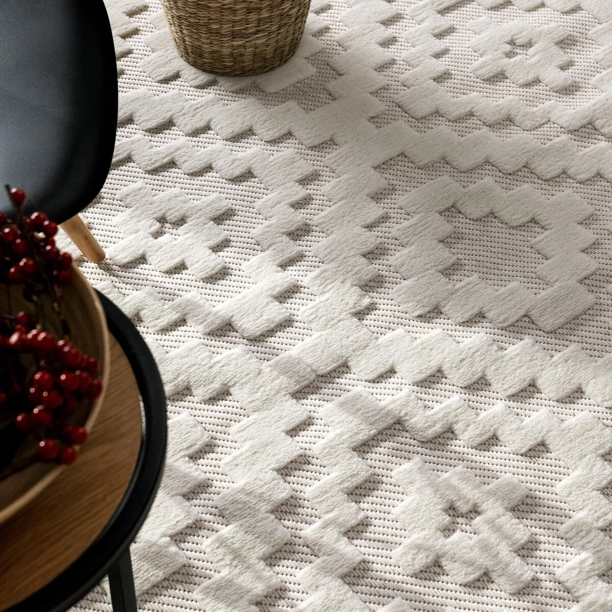 Indoor & Outdoor Rug With Moroccan Trellis High-Low Pattern