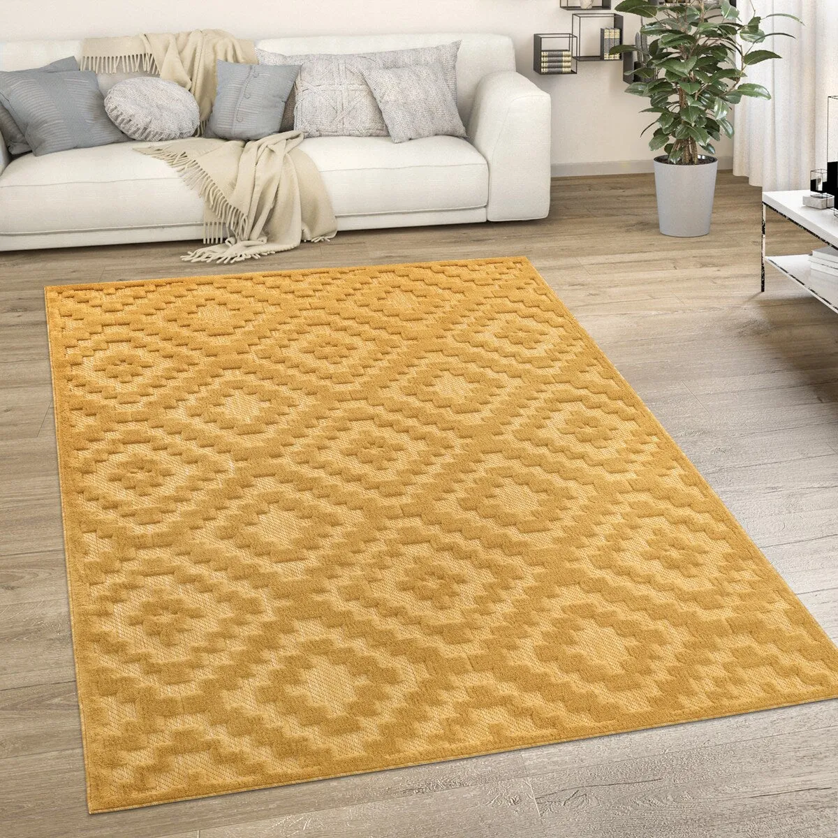 Indoor & Outdoor Rug With Moroccan Trellis High-Low Pattern