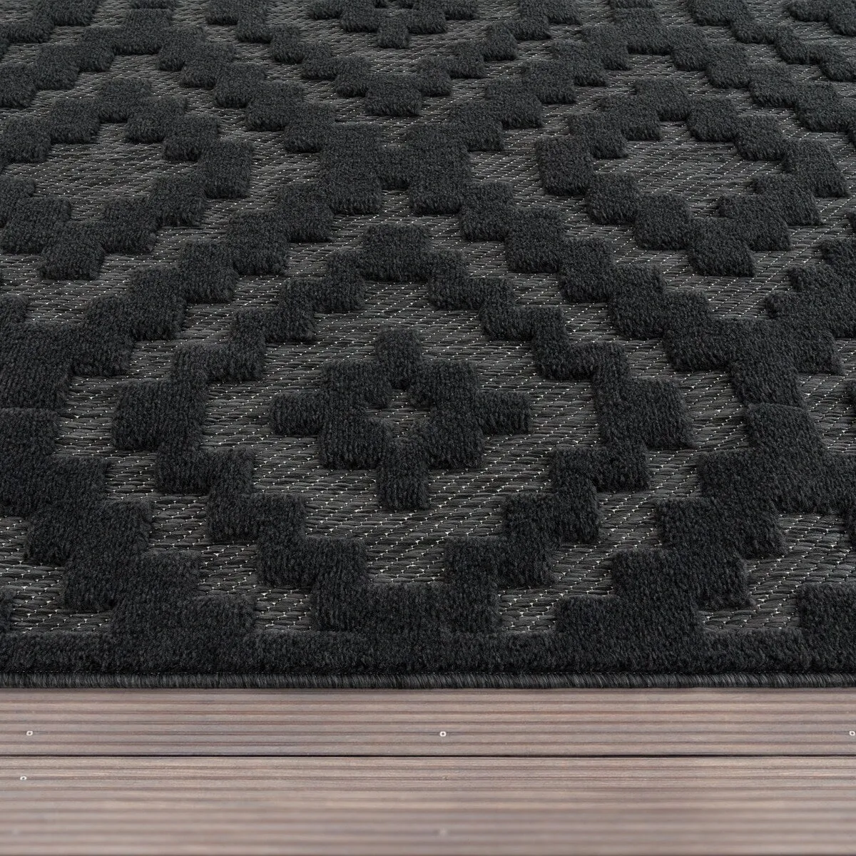 Indoor & Outdoor Rug With Moroccan Trellis High-Low Pattern